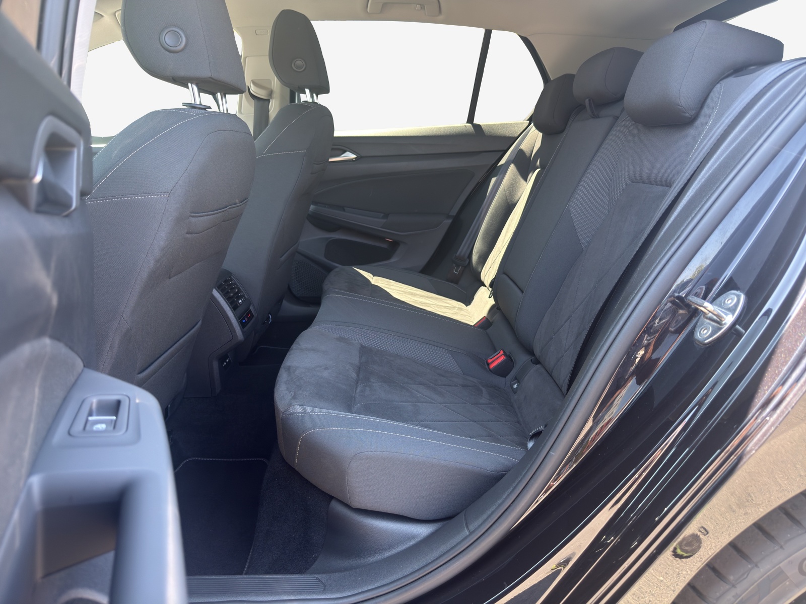 VW Golf 1.4 TSI PHEV Style-image-12