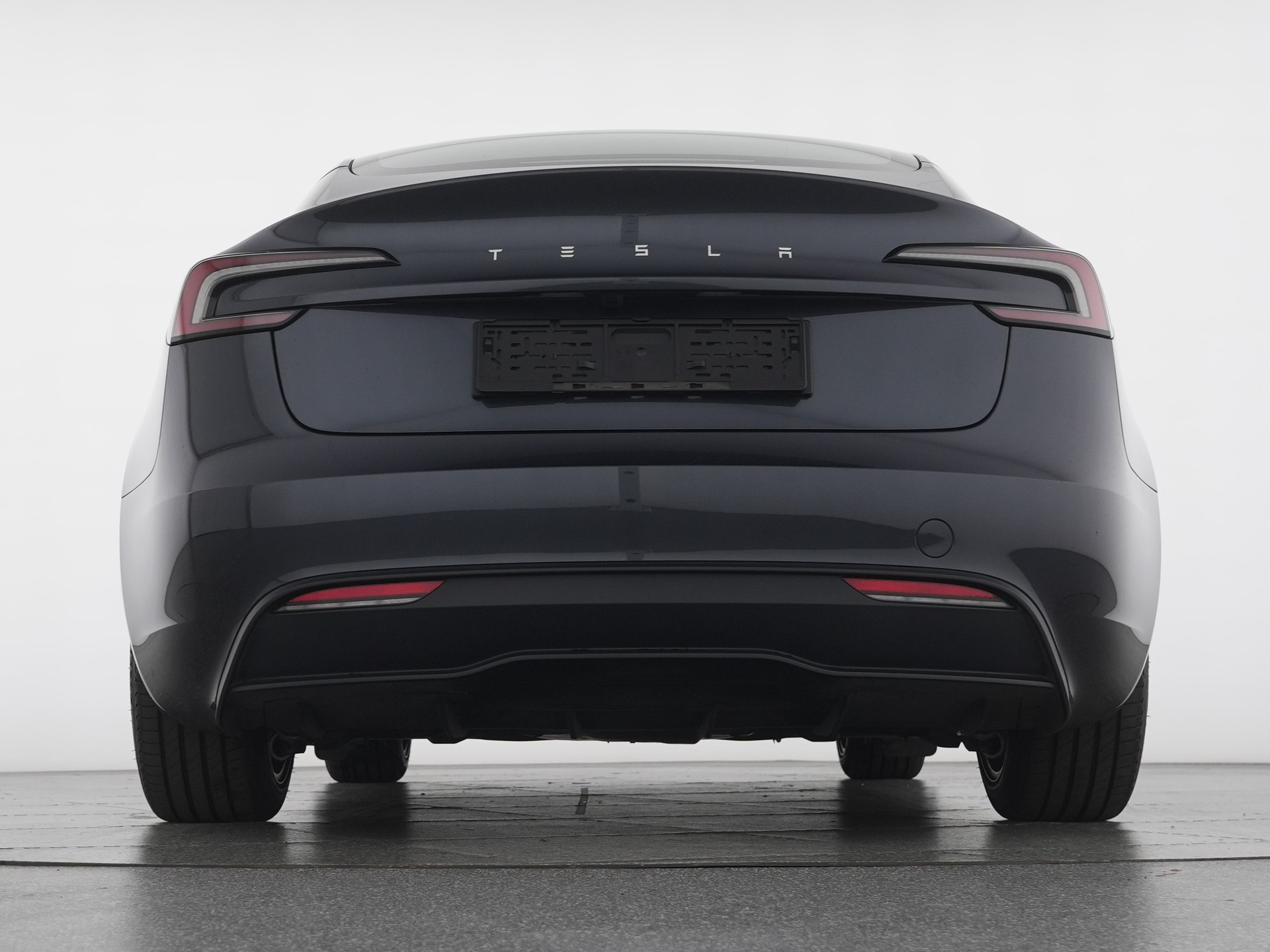 TESLA Model 3 Rear-Wheel Drive-image-4