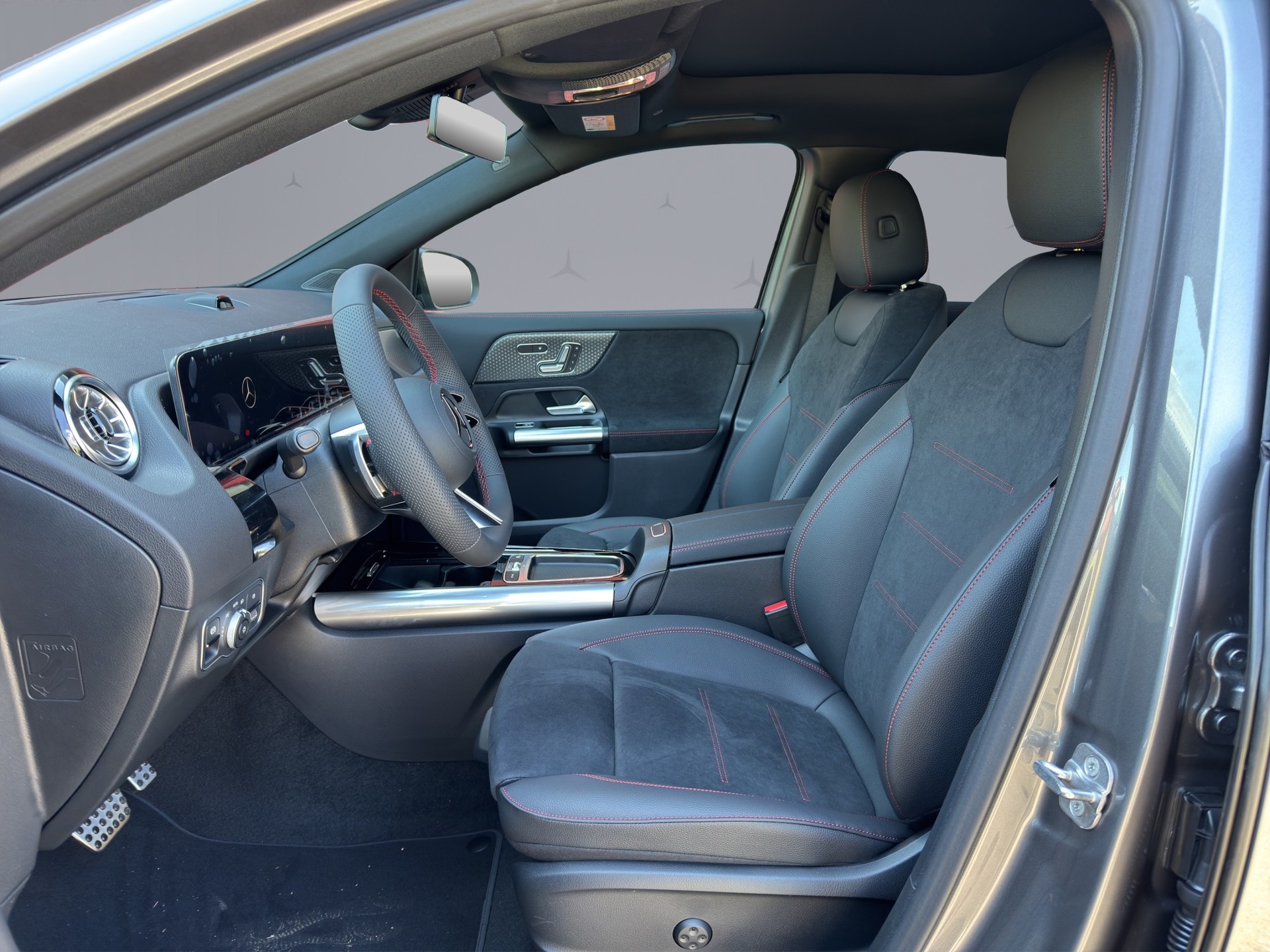 MERCEDES-BENZ GLA 250 e EQ Star AMG Line-image-8