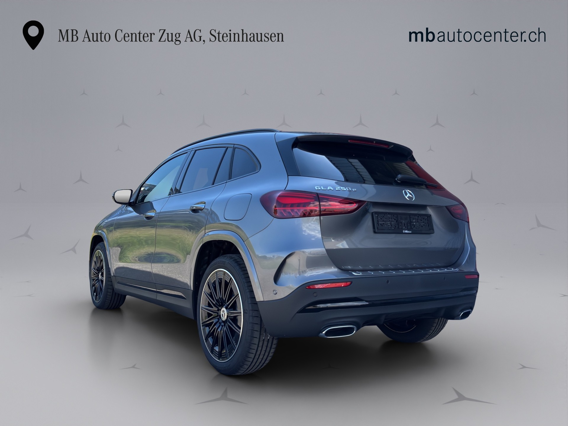 MERCEDES-BENZ GLA 250 e EQ Star AMG Line-image-2