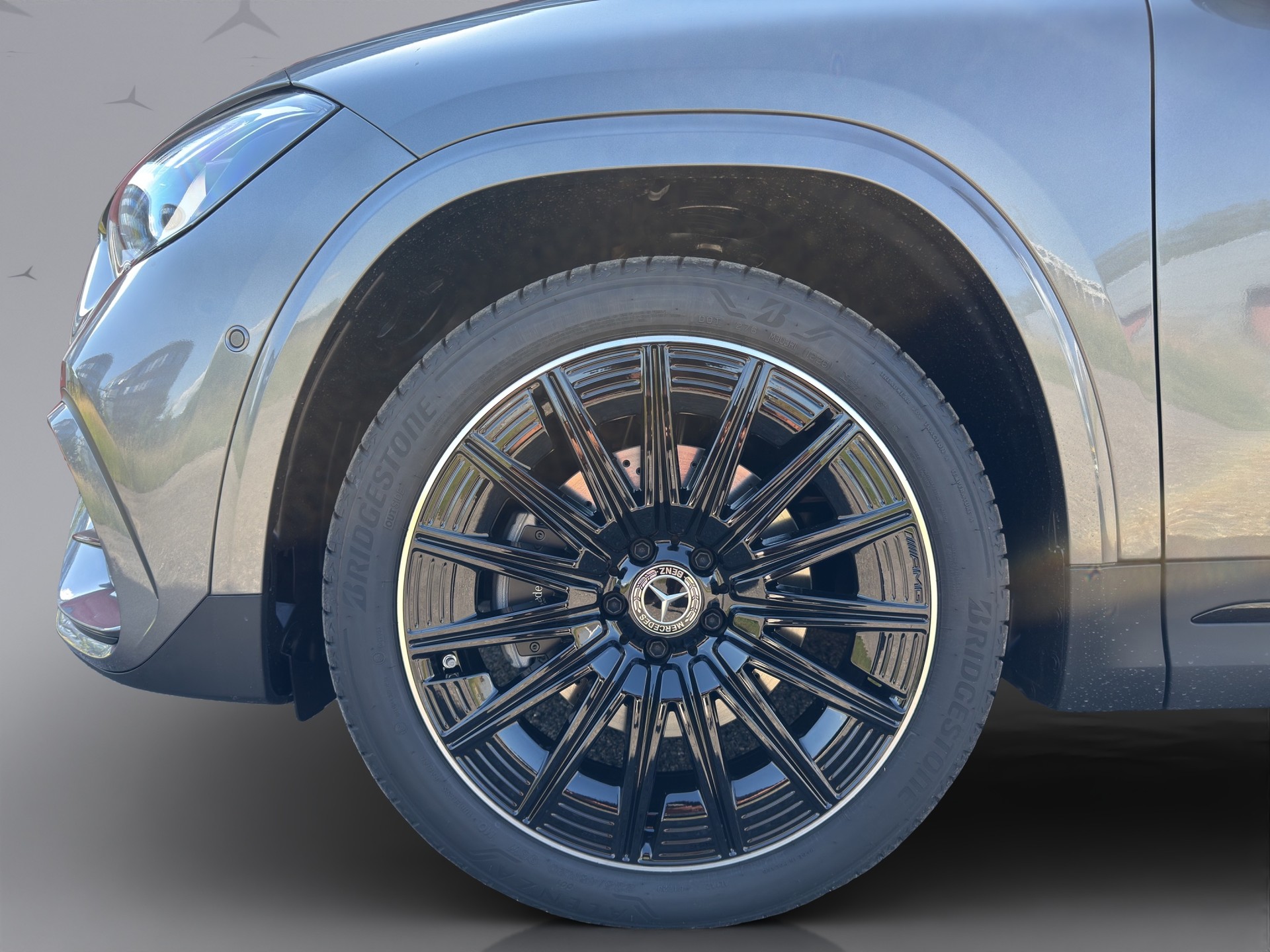 MERCEDES-BENZ GLA 250 e EQ Star AMG Line-image-18