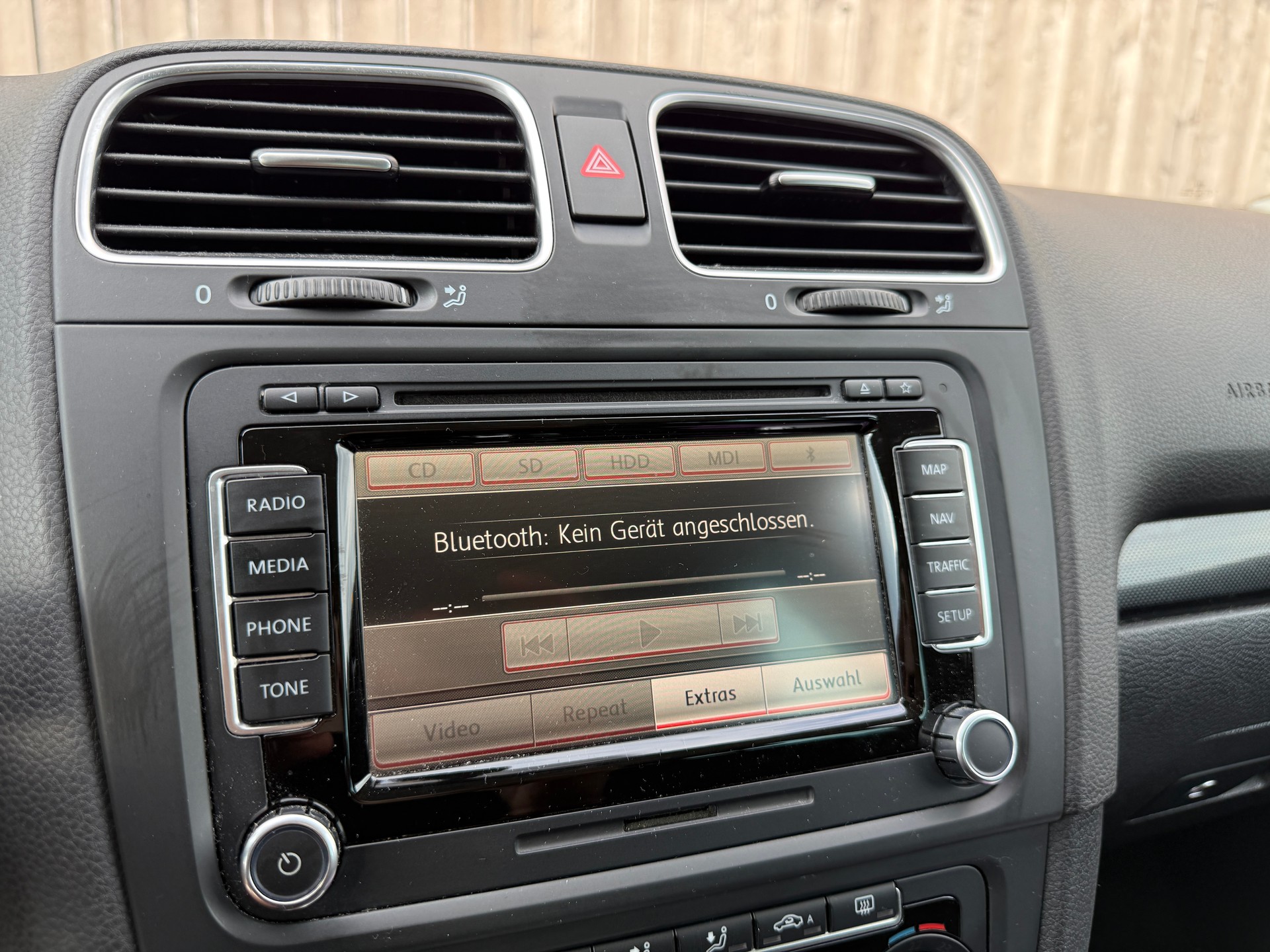 VW Golf 1.2 TSI BlueMotion Technology Team DSG-image-8