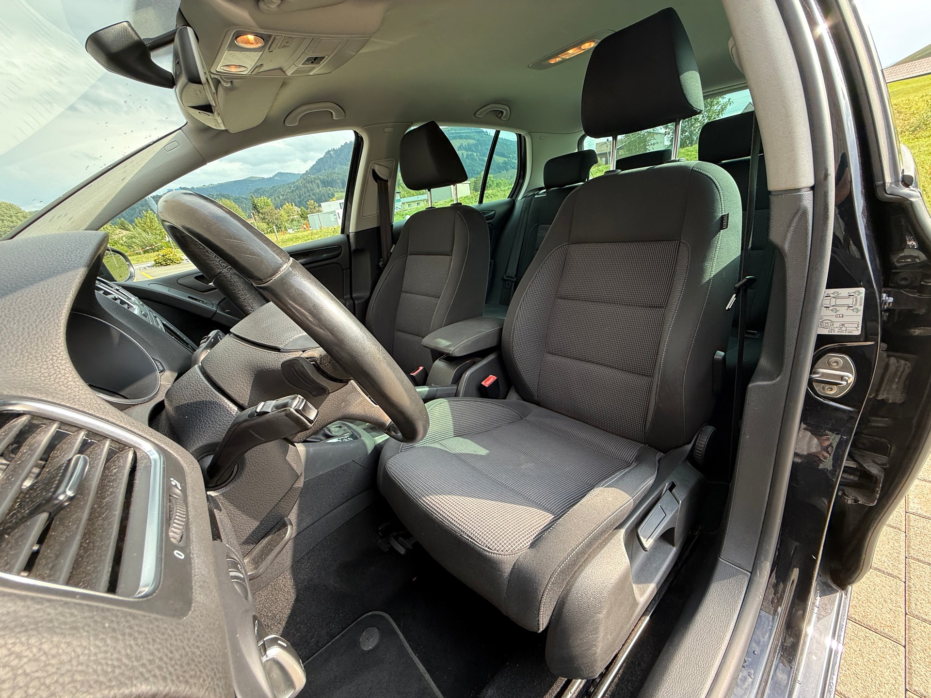 VW Golf 1.2 TSI BlueMotion Technology Team DSG-image-9