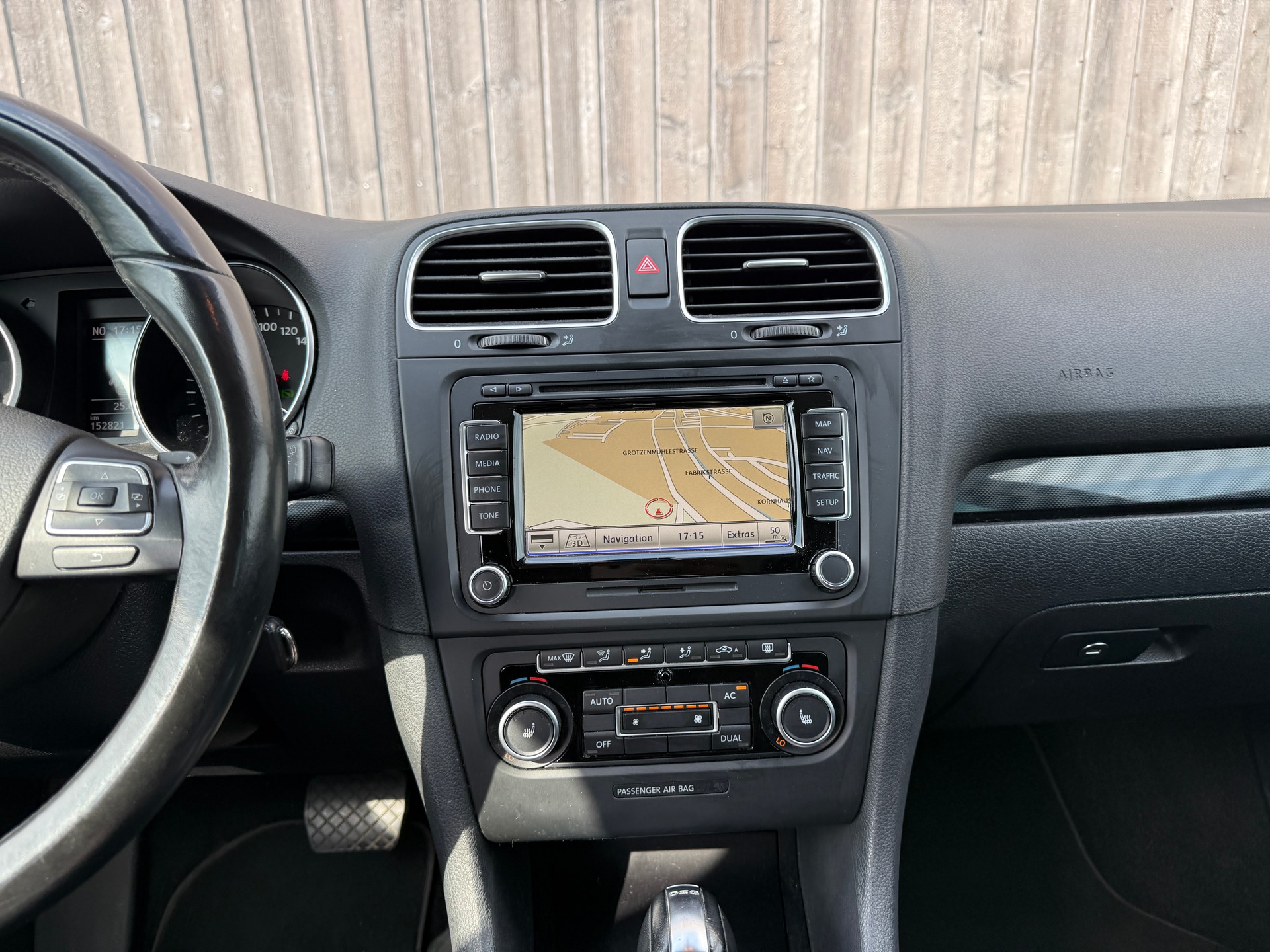 VW Golf 1.2 TSI BlueMotion Technology Team DSG-image-7