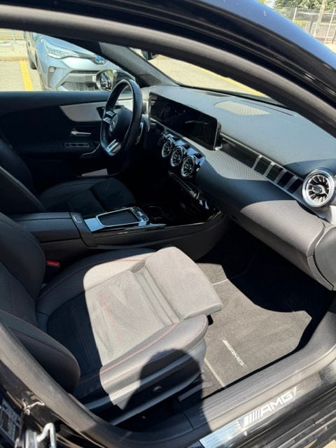 MERCEDES-BENZ A 35 AMG 4matic-image-4