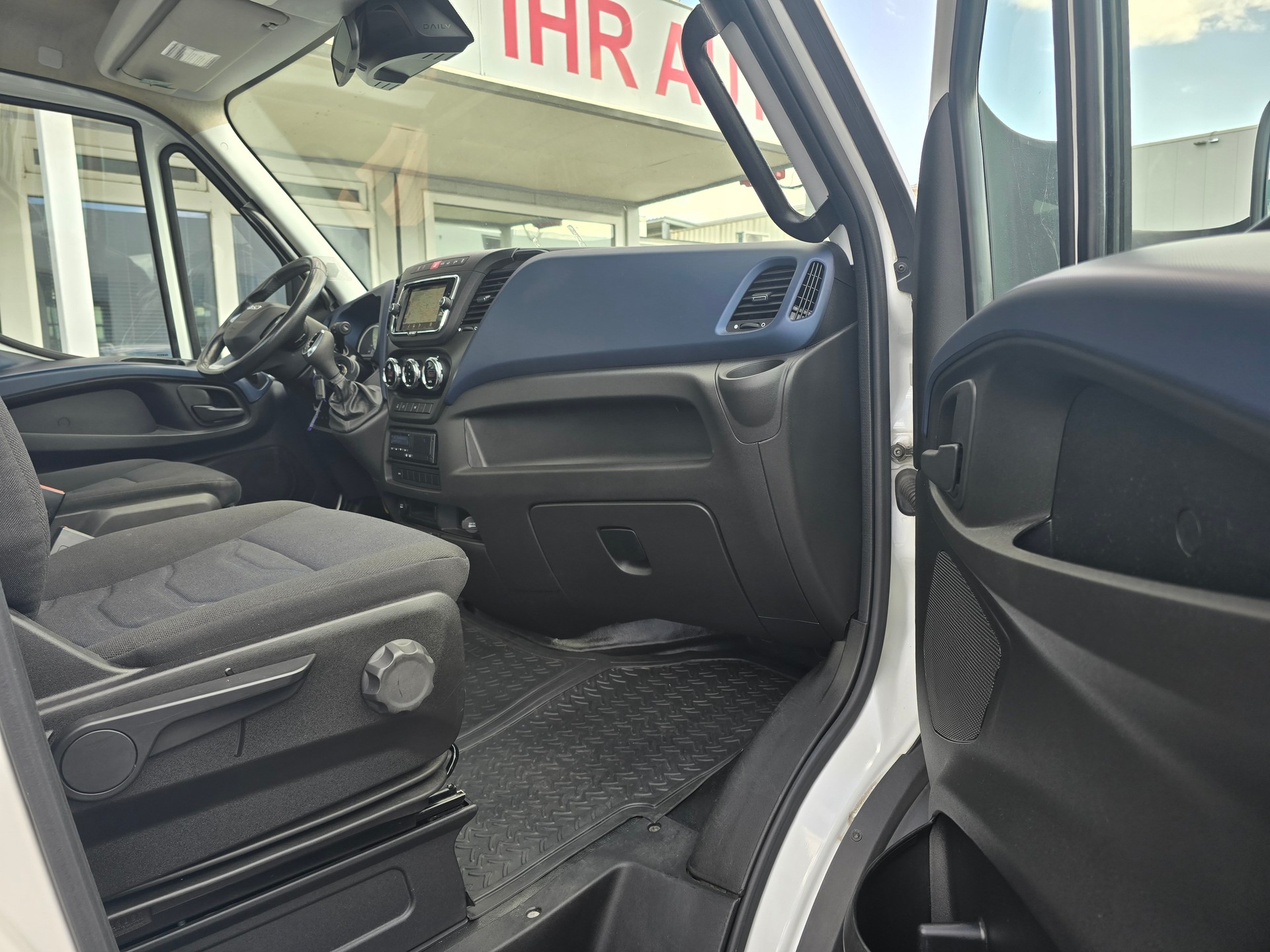 IVECO 50 C 18H A8 D Hi-Matic Sattelschlepper-image-10