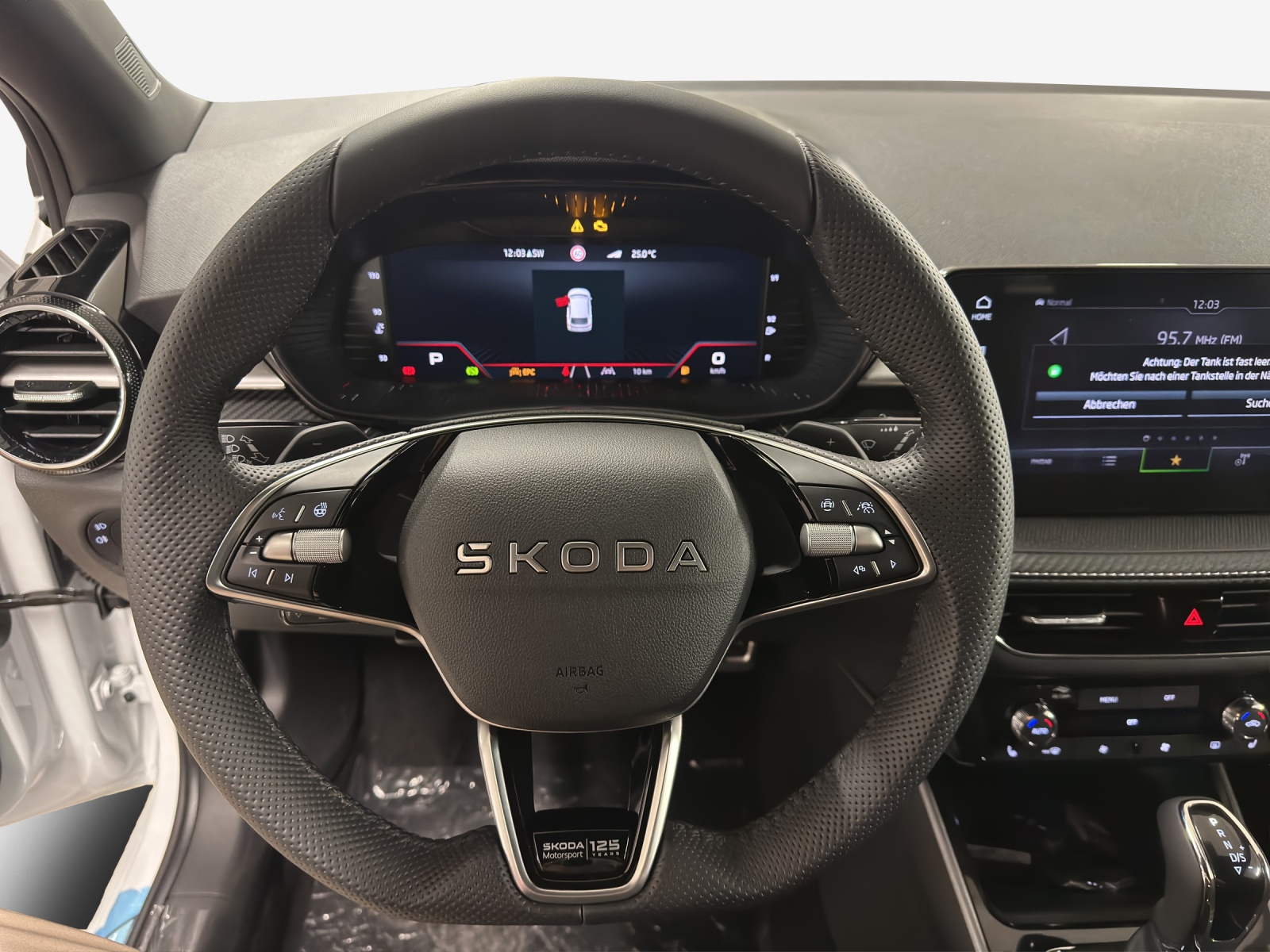 SKODA Fabia 1.5 TSI Motorsport DSG-image-9