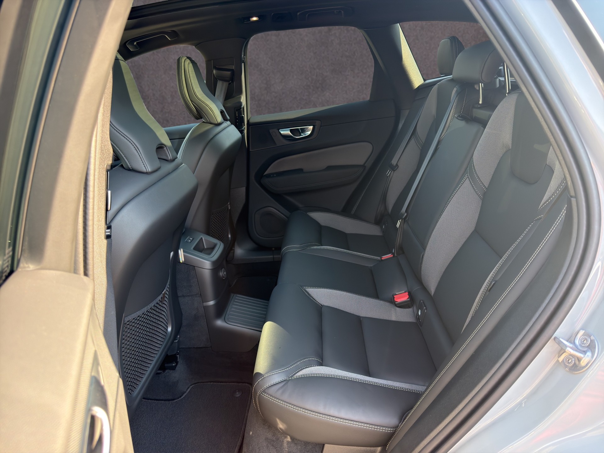 VOLVO XC60 2.0 T8 TE Black Edition eAWD-image-9