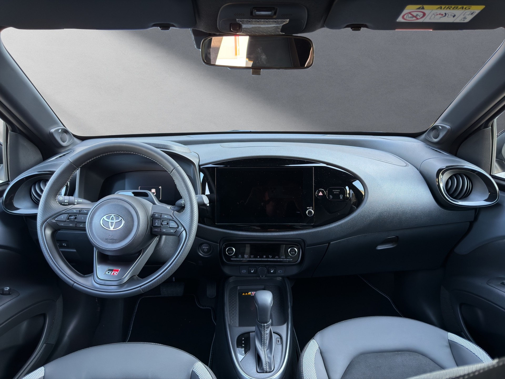 TOYOTA Aygo X 1.5 VVT-i HSD GR Sport-image-3