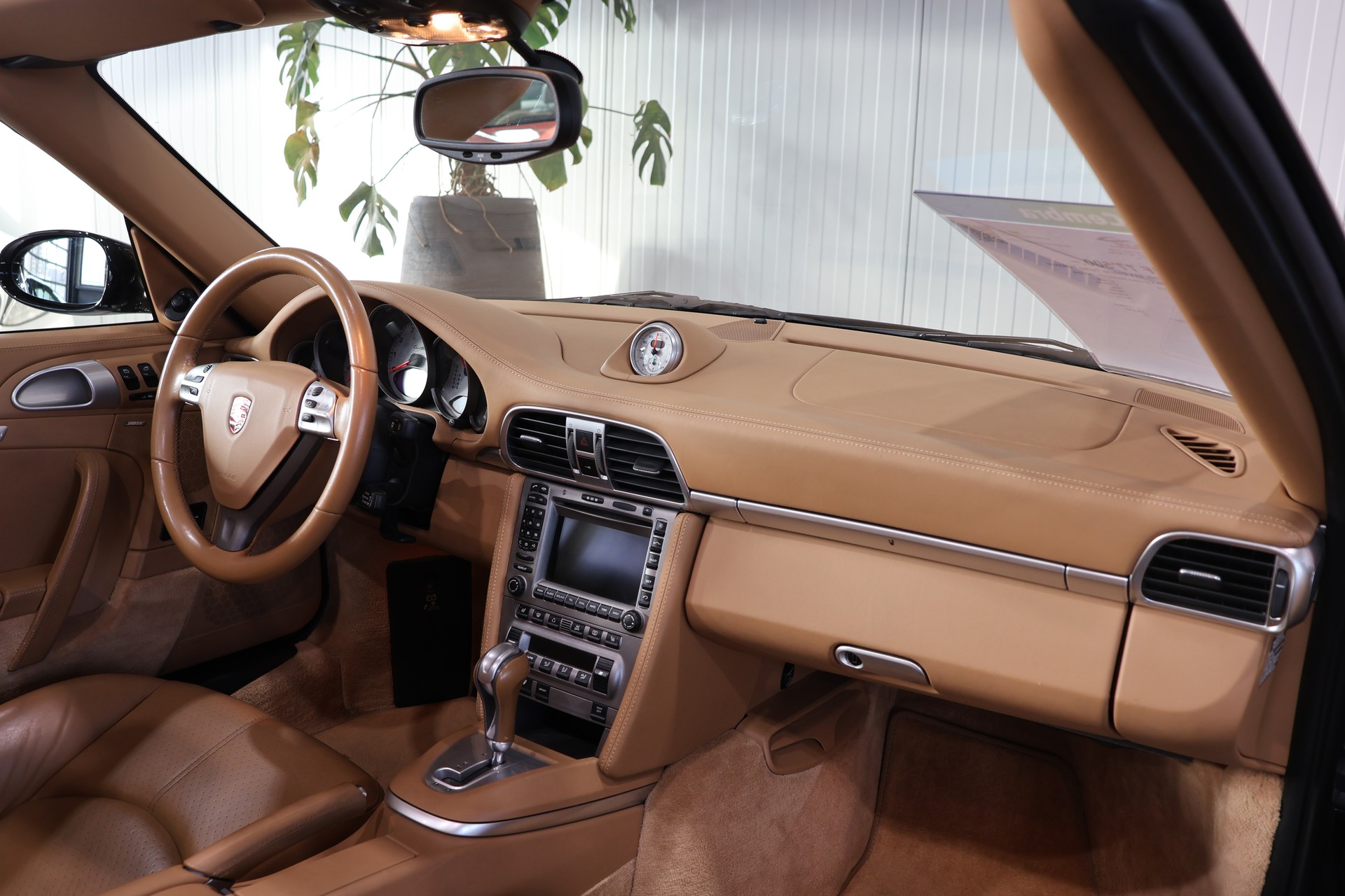PORSCHE 911 Cabrio Turbo Tiptronic-image-12