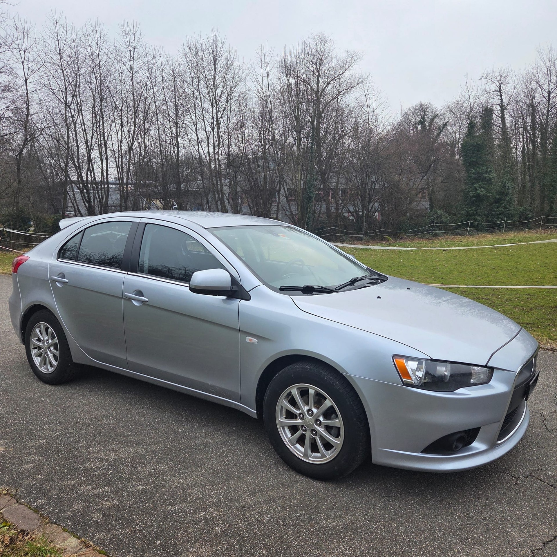 MITSUBISHI Lancer Sportback 1.8 Diamond CVT-image-1