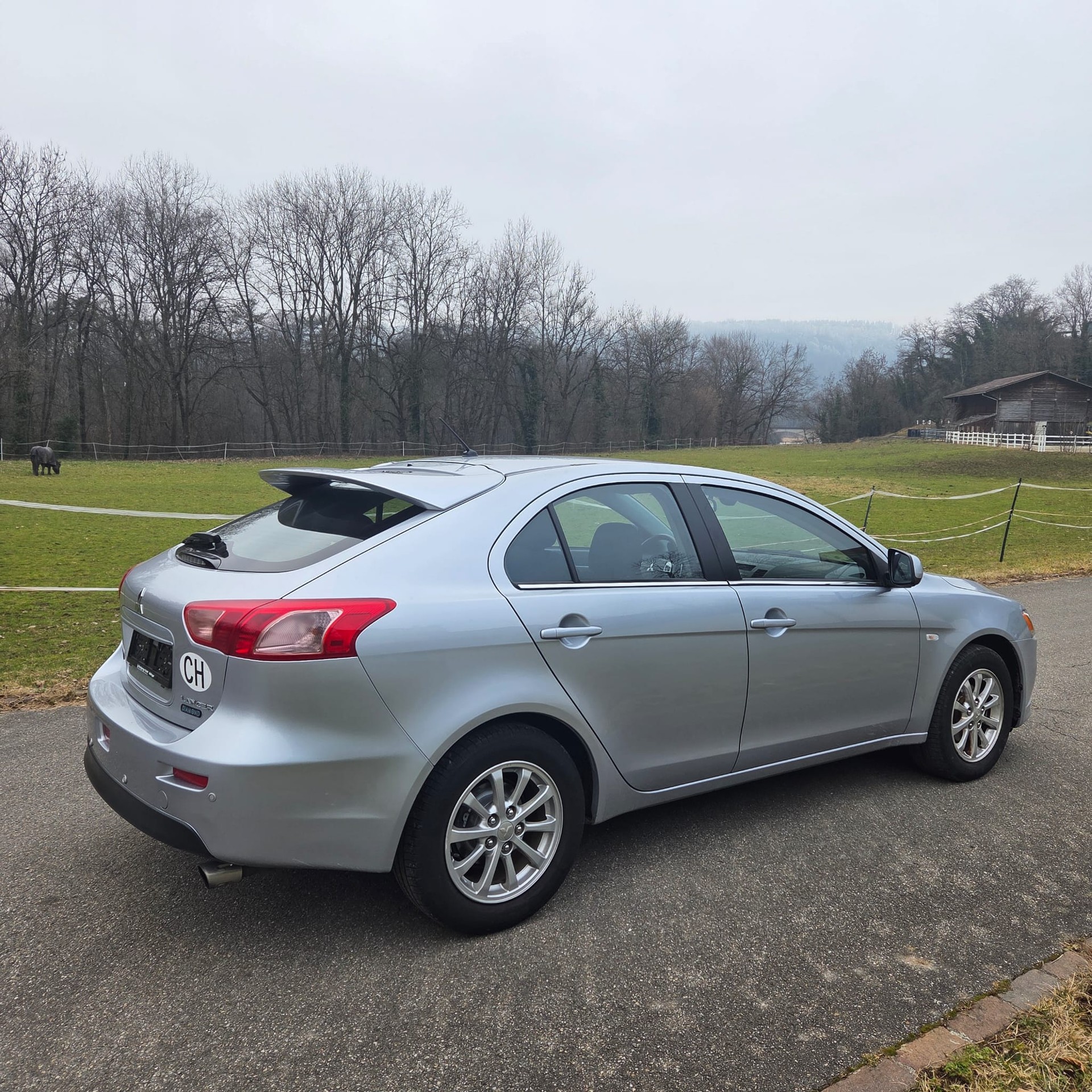 MITSUBISHI Lancer Sportback 1.8 Diamond CVT-image-2