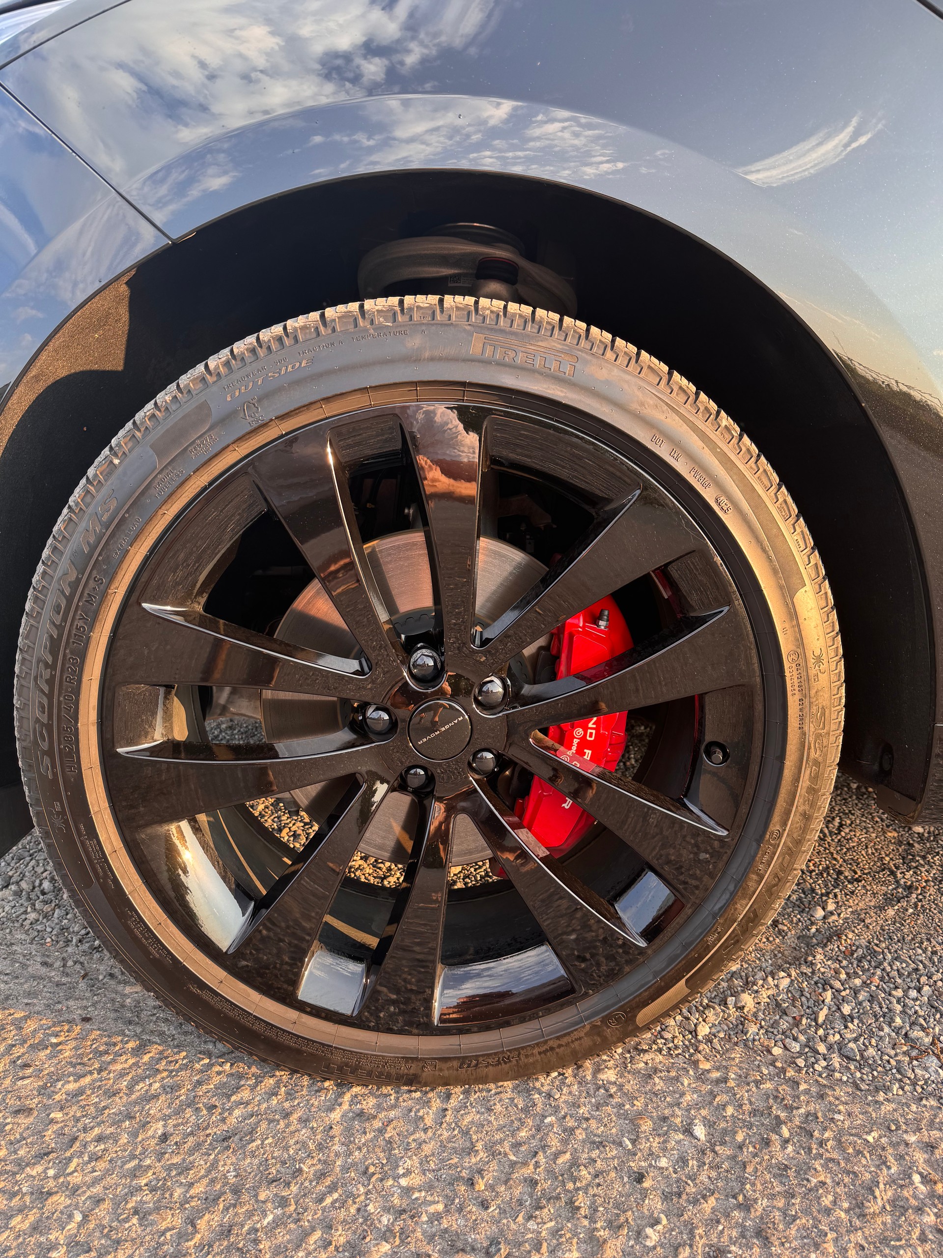 LAND ROVER 3.0 I6 P460e SE Dynamic-image-2