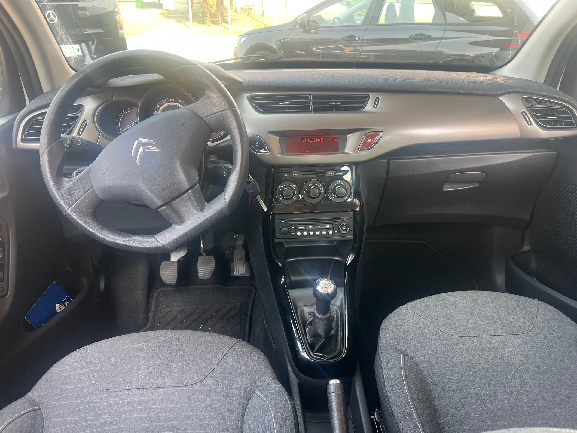 CITROEN C3 1.2i Séduction-image-4