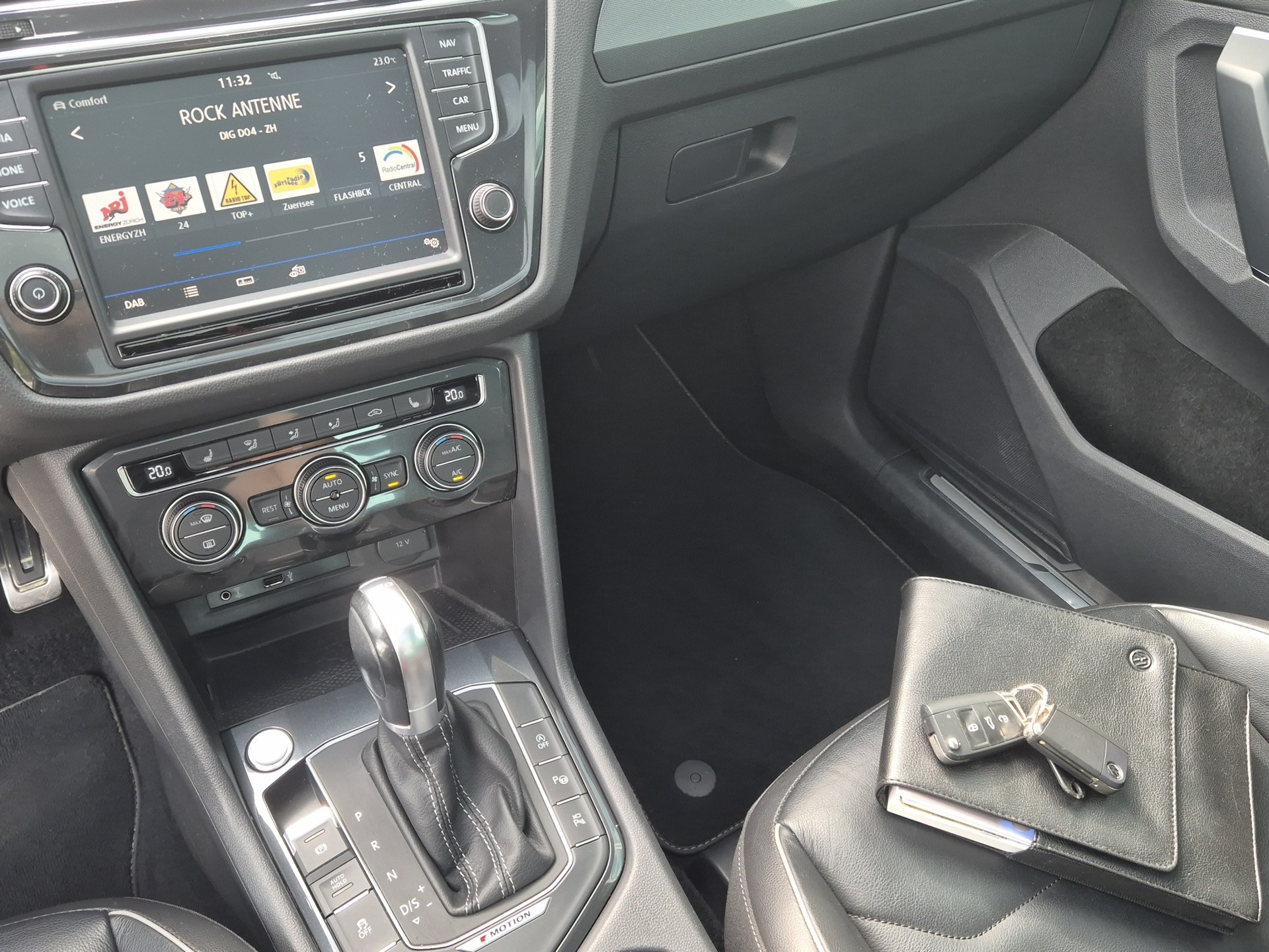 VW Tiguan 2.0 TDI SCR Highline 4Motion DSG-image-16