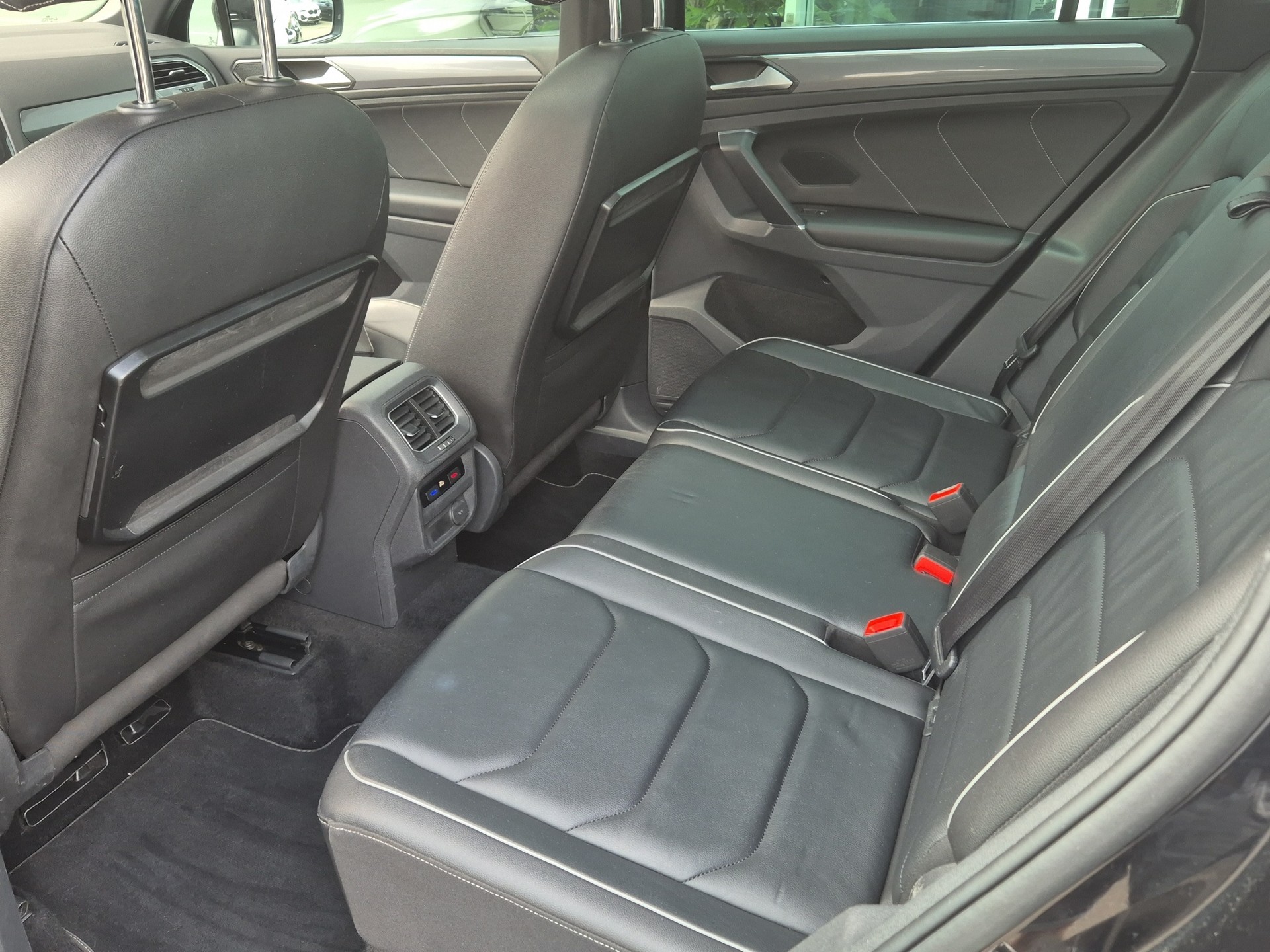 VW Tiguan 2.0 TDI SCR Highline 4Motion DSG-image-23