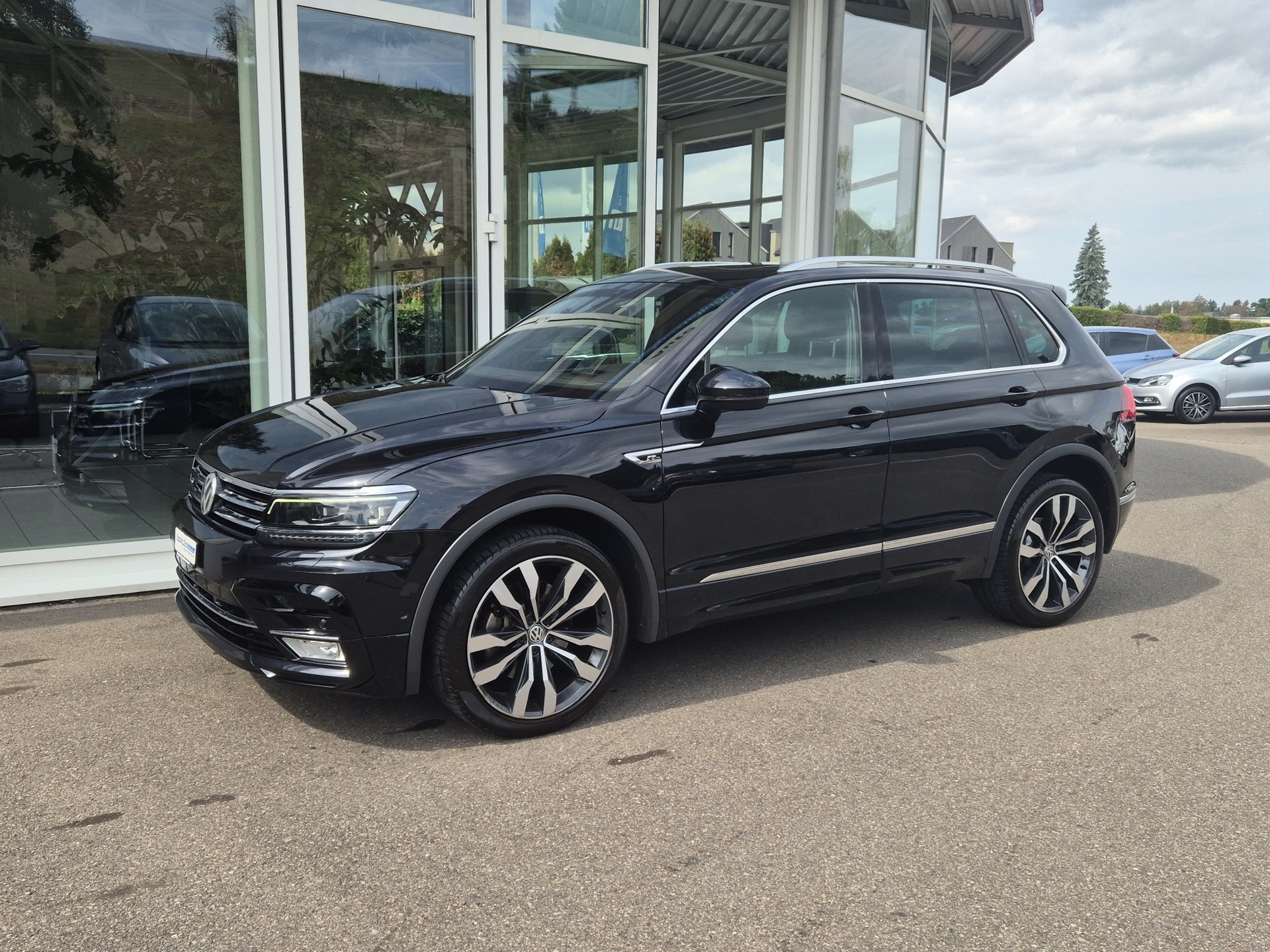VW Tiguan 2.0 TDI SCR Highline 4Motion DSG-image-0