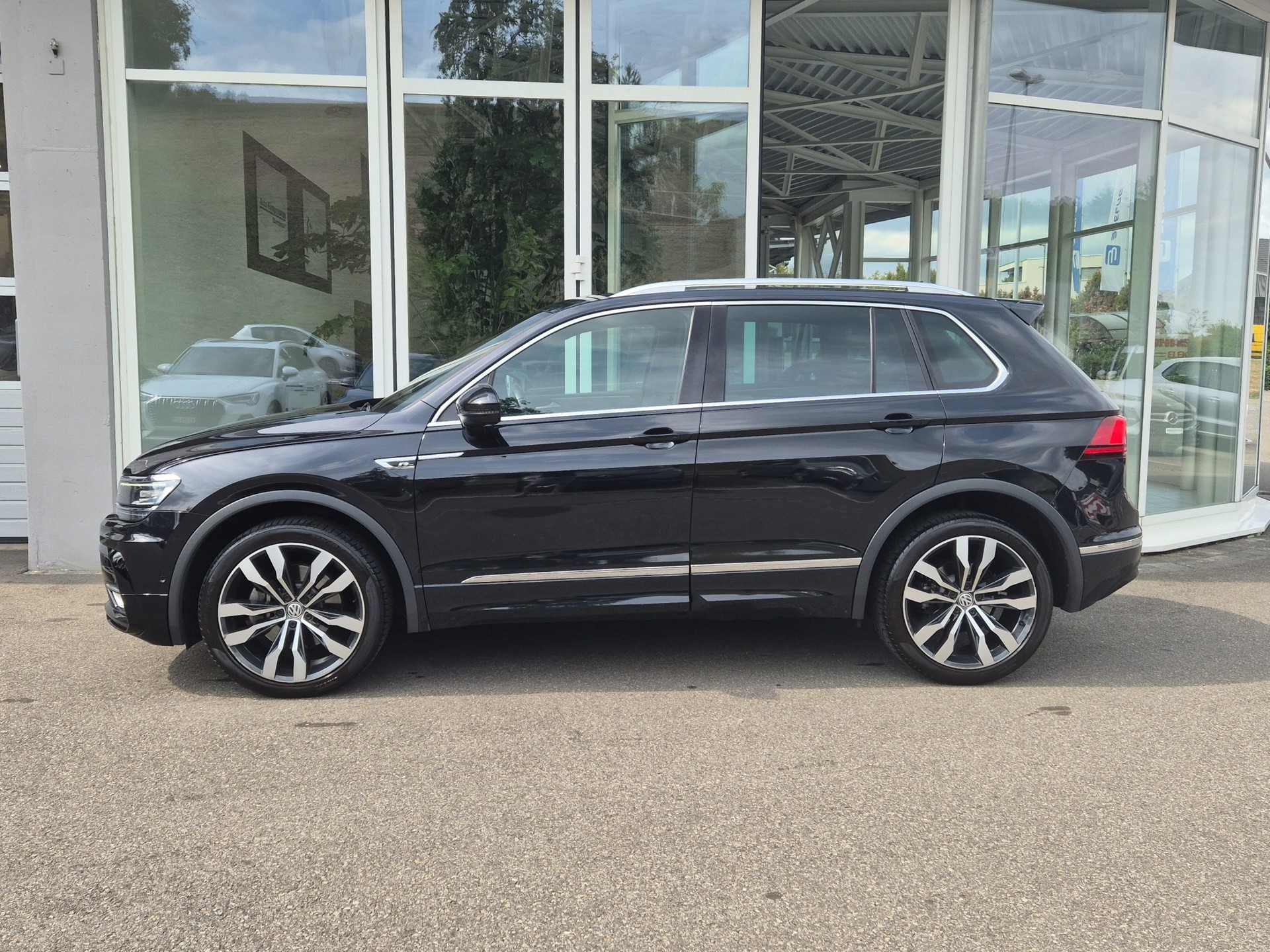 VW Tiguan 2.0 TDI SCR Highline 4Motion DSG-image-3