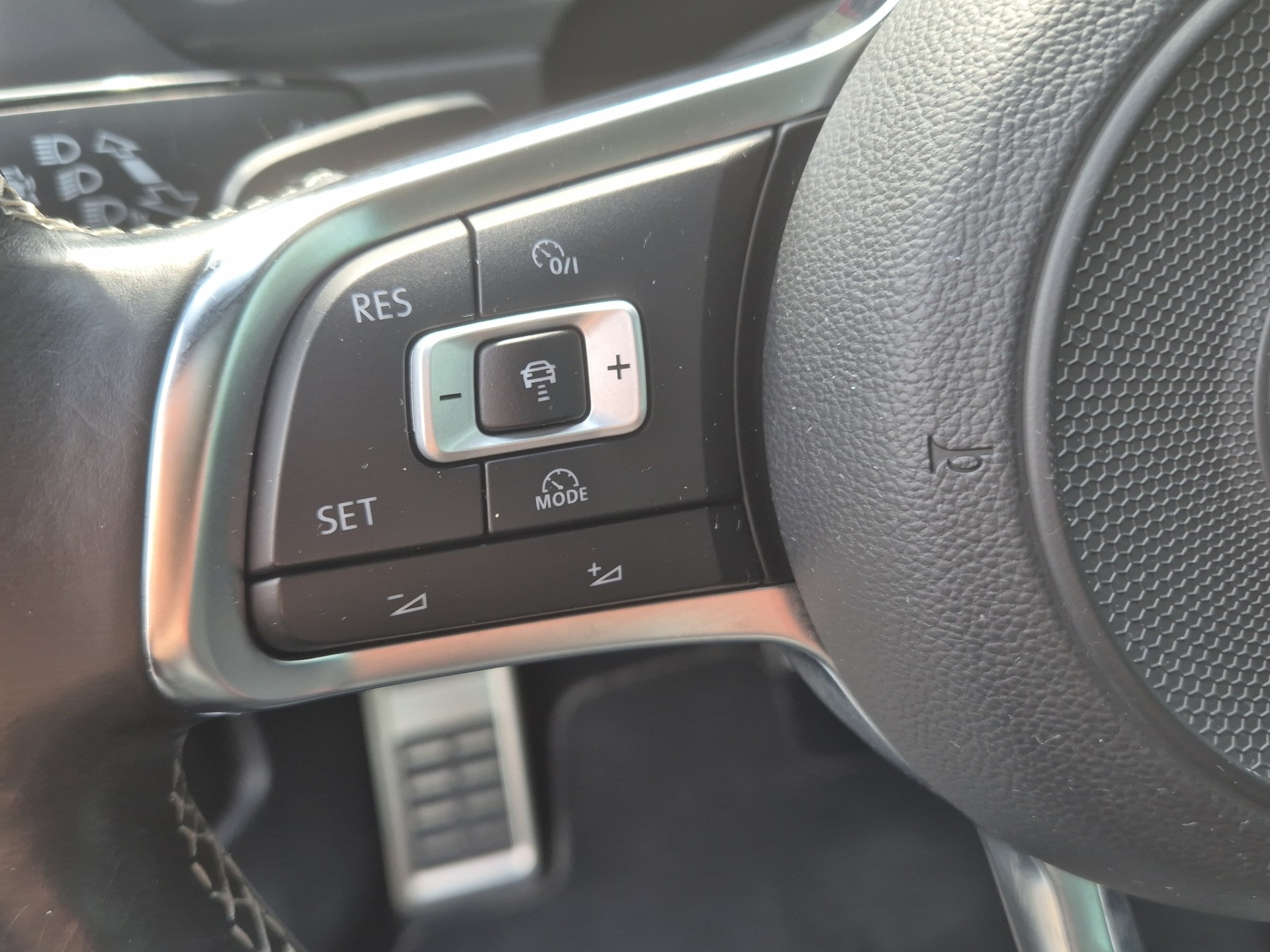 VW Tiguan 2.0 TDI SCR Highline 4Motion DSG-image-13