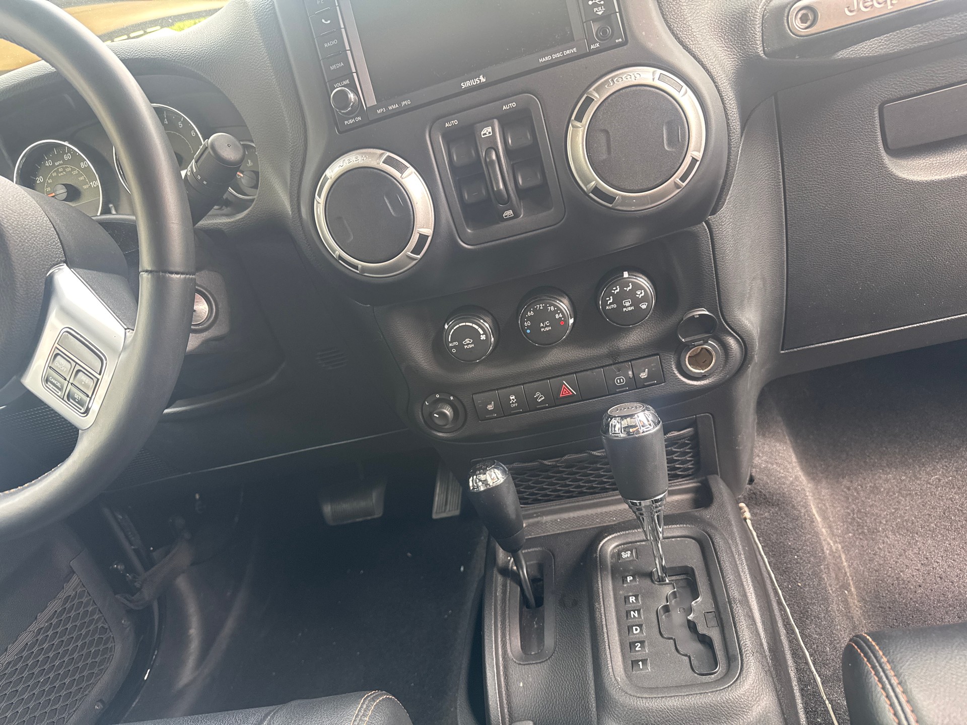JEEP JK 70th Anniversary 3.8-image-11