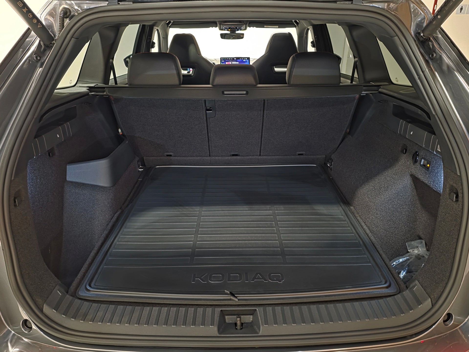 SKODA Kodiaq 2.0 TSI RS 4x4-image-21