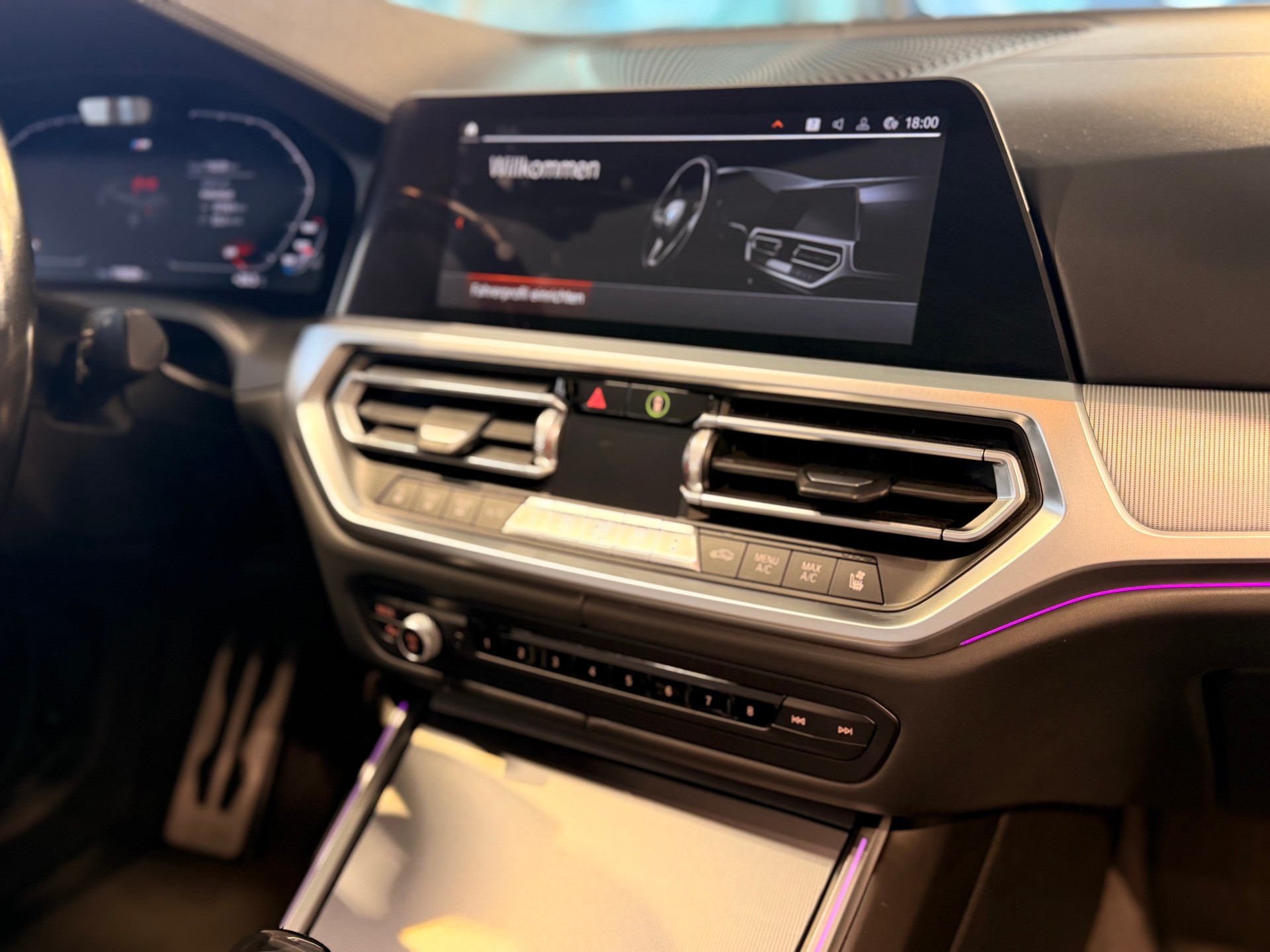 BMW M440i xDrive 48V Cabriolet Steptronic-image-25