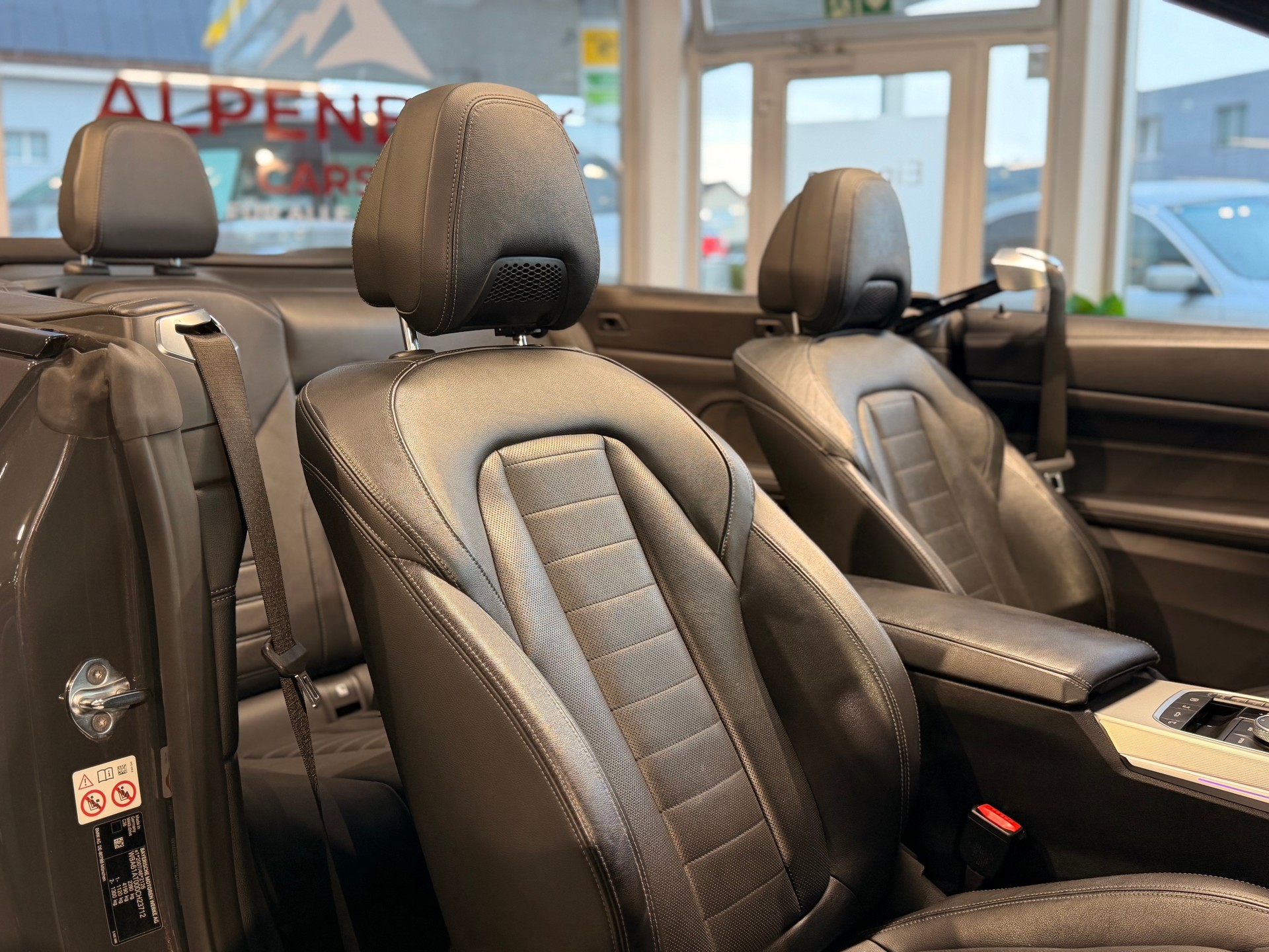 BMW M440i xDrive 48V Cabriolet Steptronic-image-22
