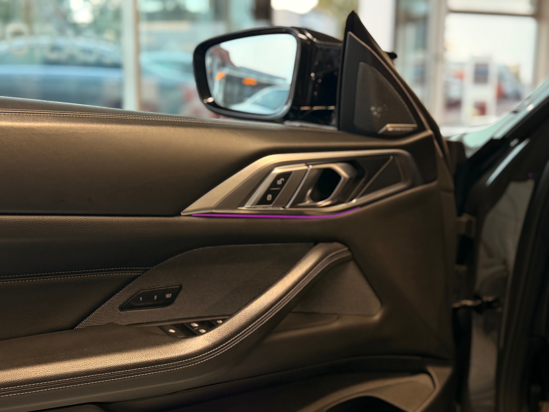BMW M440i xDrive 48V Cabriolet Steptronic-image-12