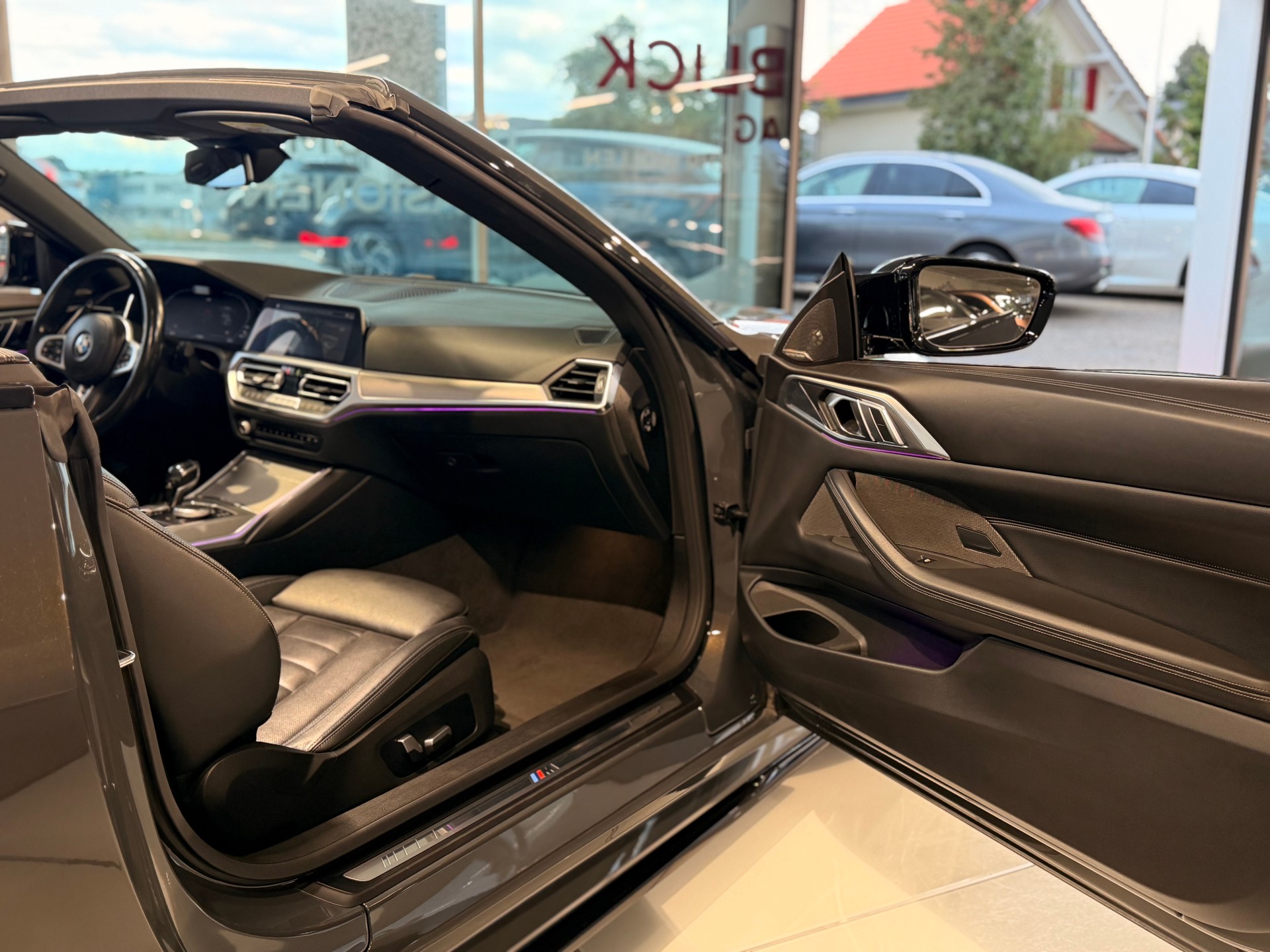 BMW M440i xDrive 48V Cabriolet Steptronic-image-18