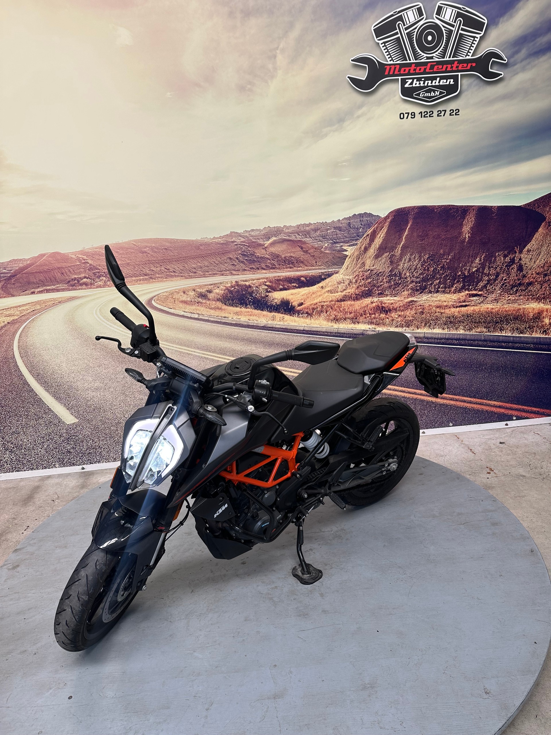 KTM 390 Duke-showroom-element-3