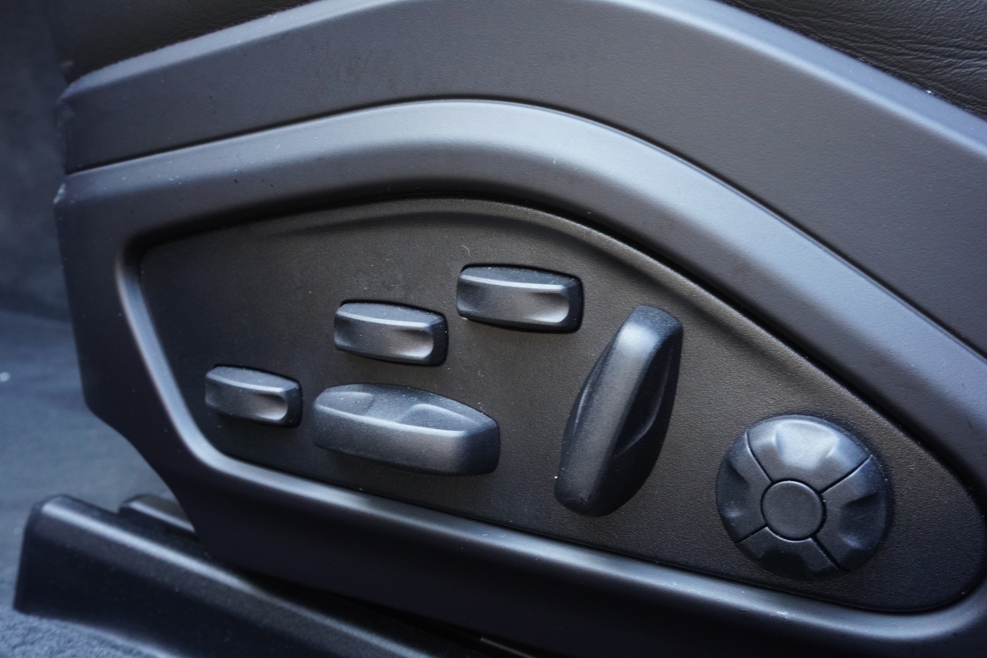 PORSCHE Panamera 4S E-Hybrid PDK-image-9