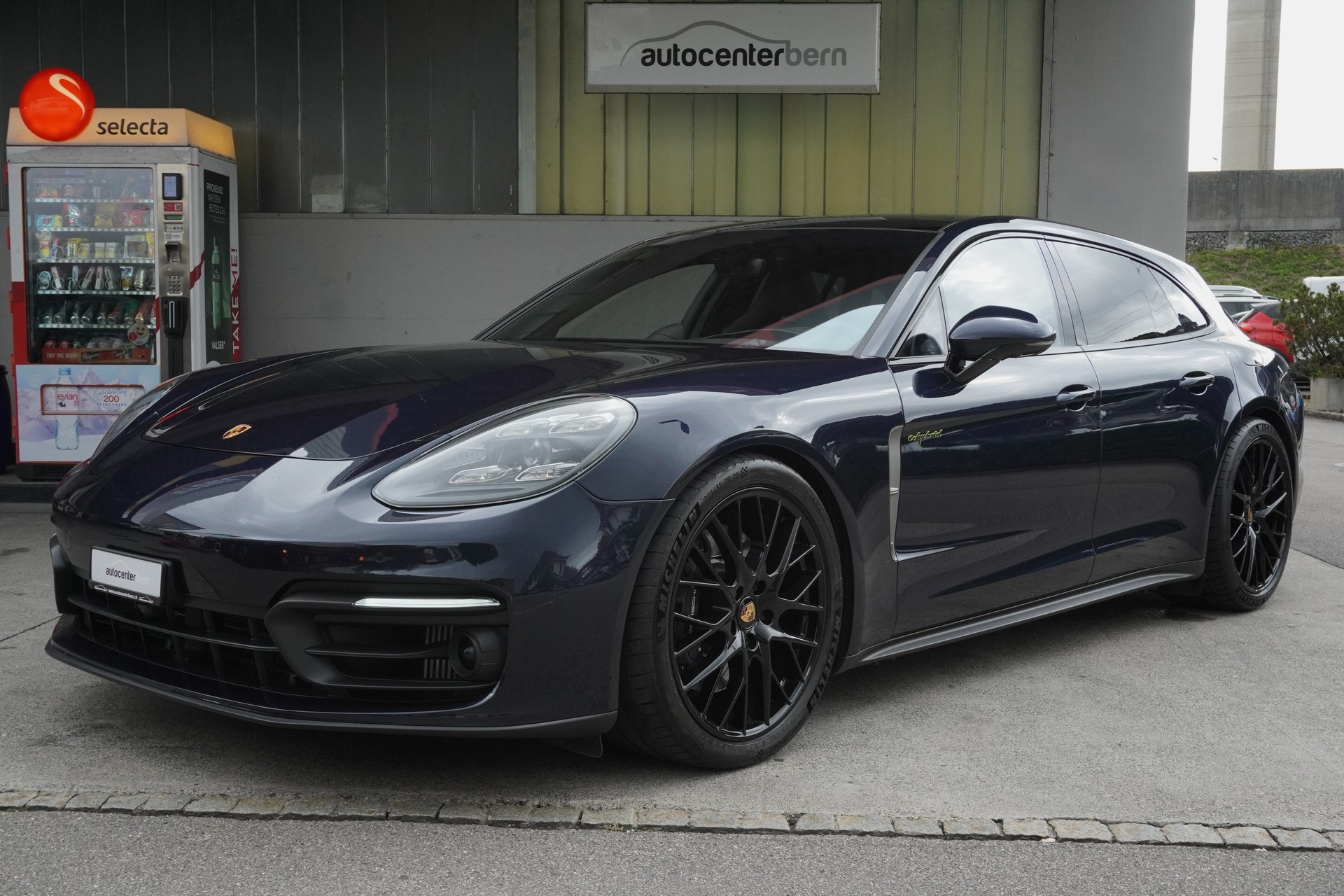 PORSCHE Panamera 4S E-Hybrid PDK-image-1