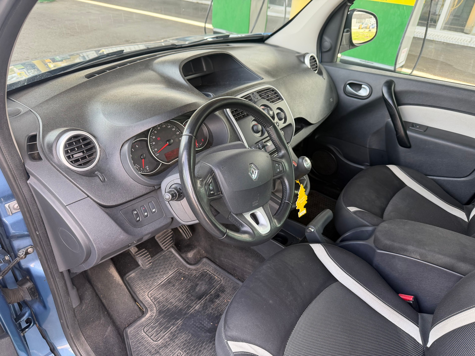 RENAULT Kangoo 1.5 dCi Extrem-image-10