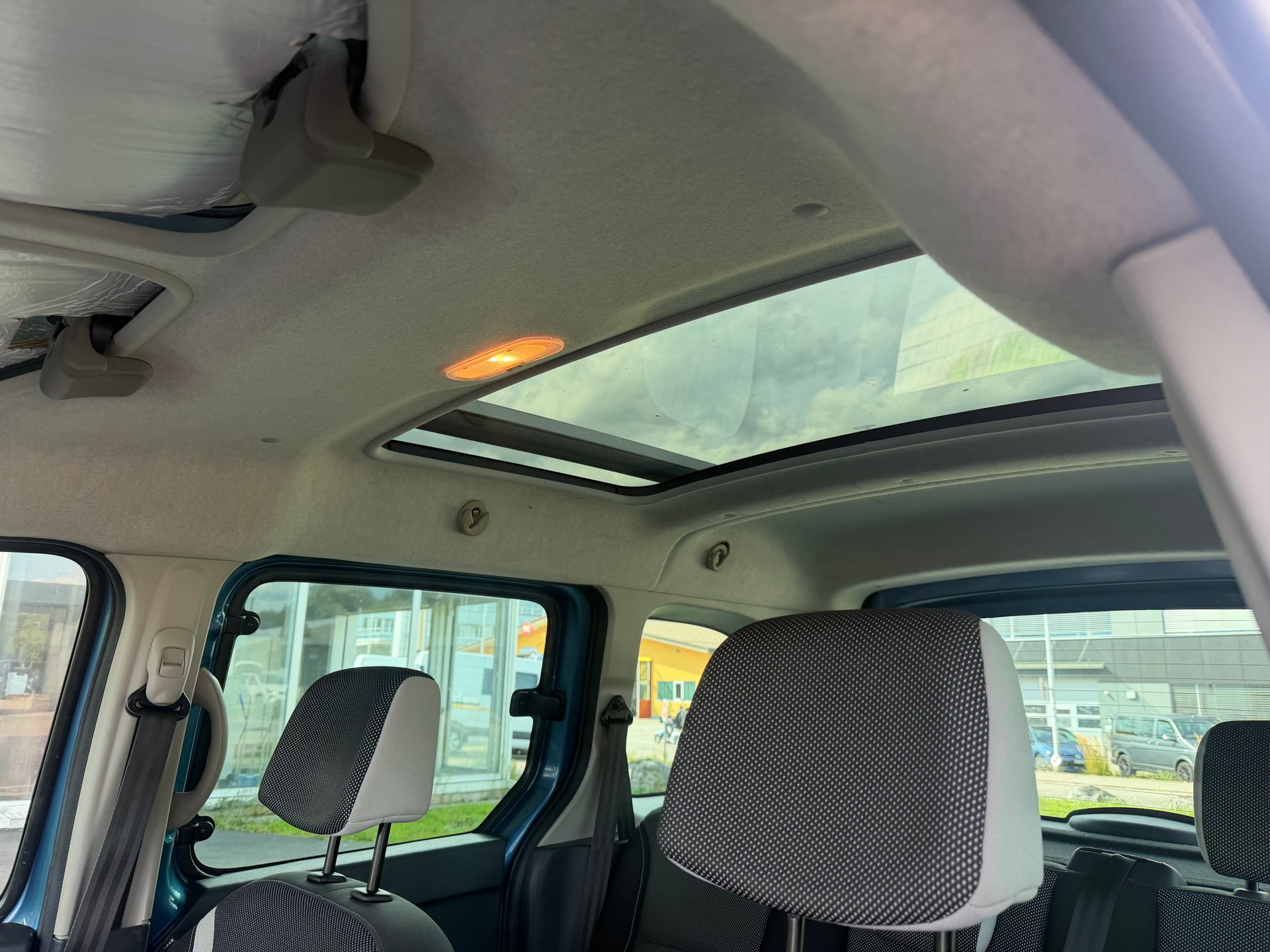RENAULT Kangoo 1.5 dCi Extrem-image-6