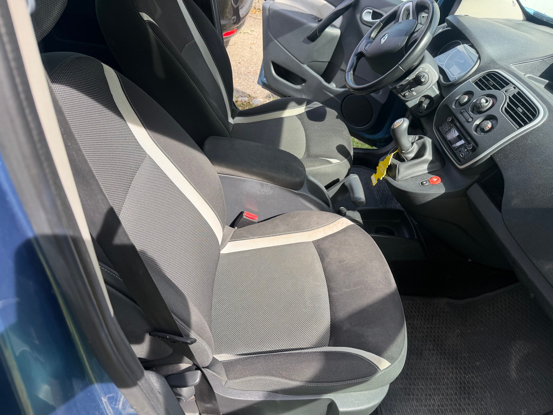 RENAULT Kangoo 1.5 dCi Extrem-image-13