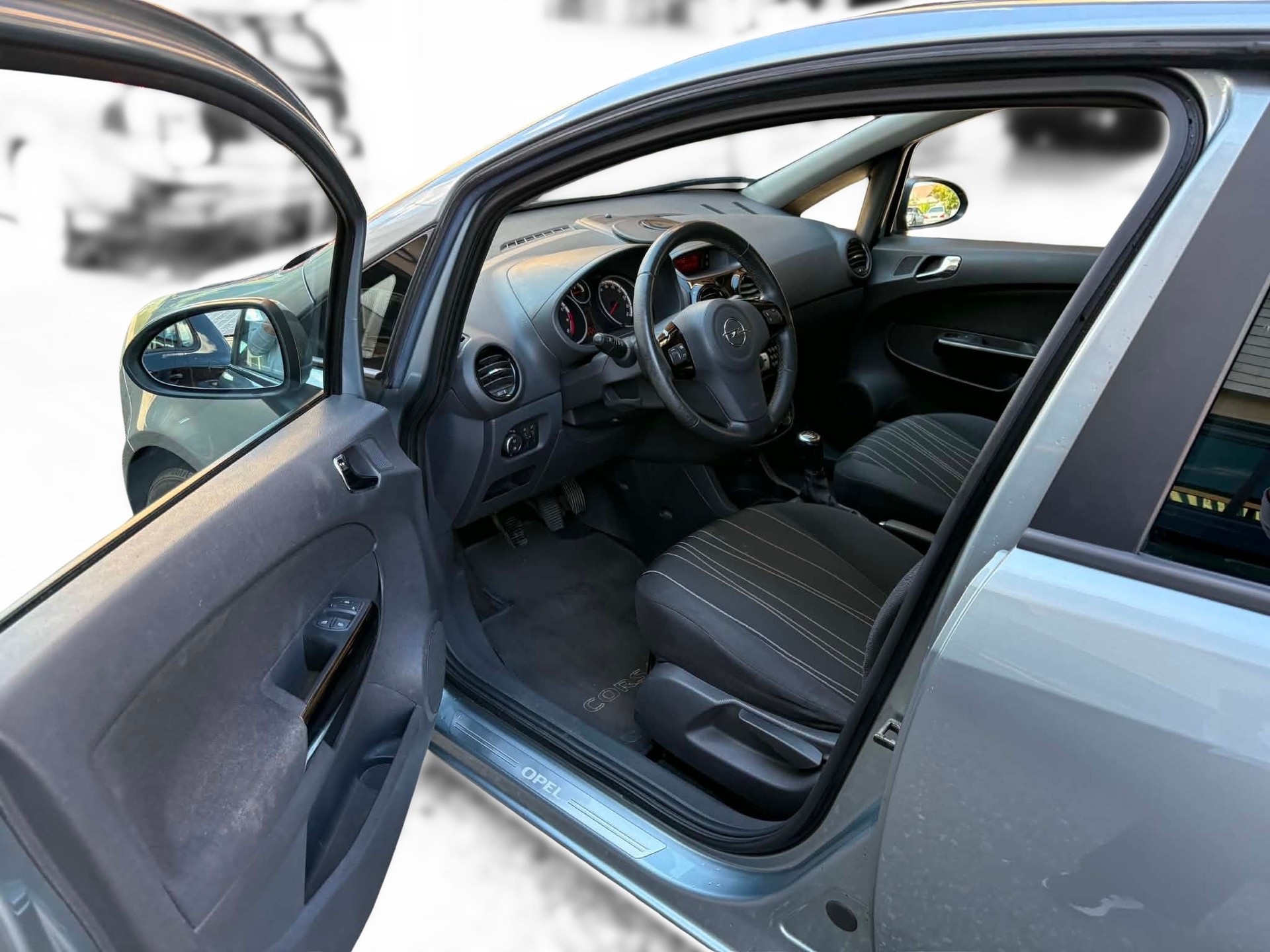 OPEL Corsa 1.4 TP Anniversary-image-6