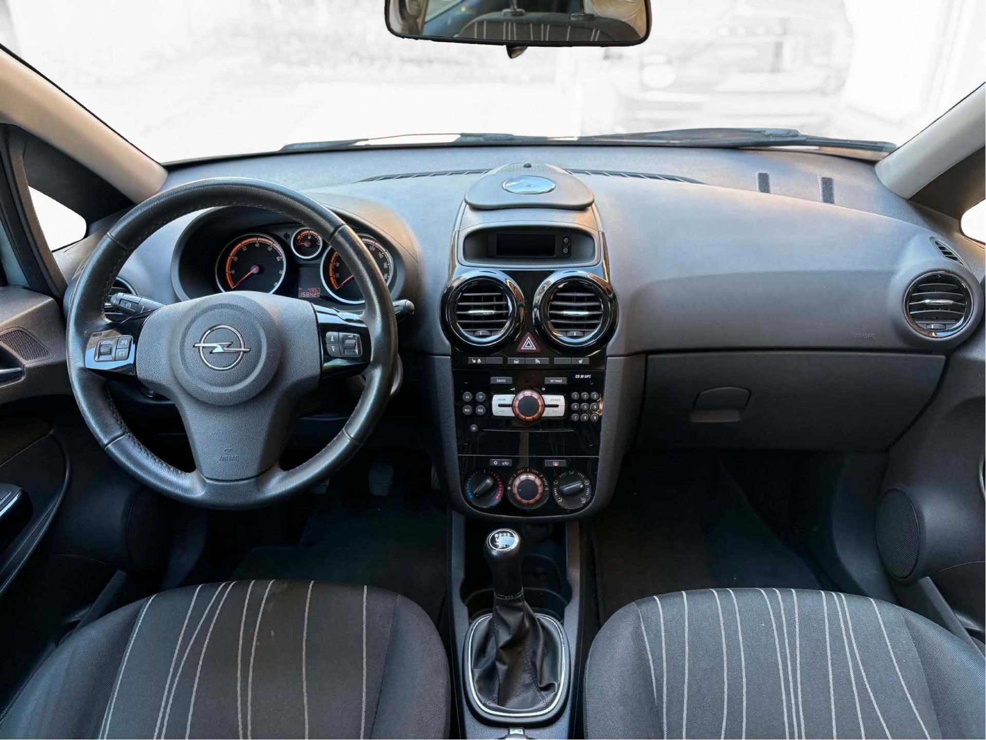 OPEL Corsa 1.4 TP Anniversary-image-7