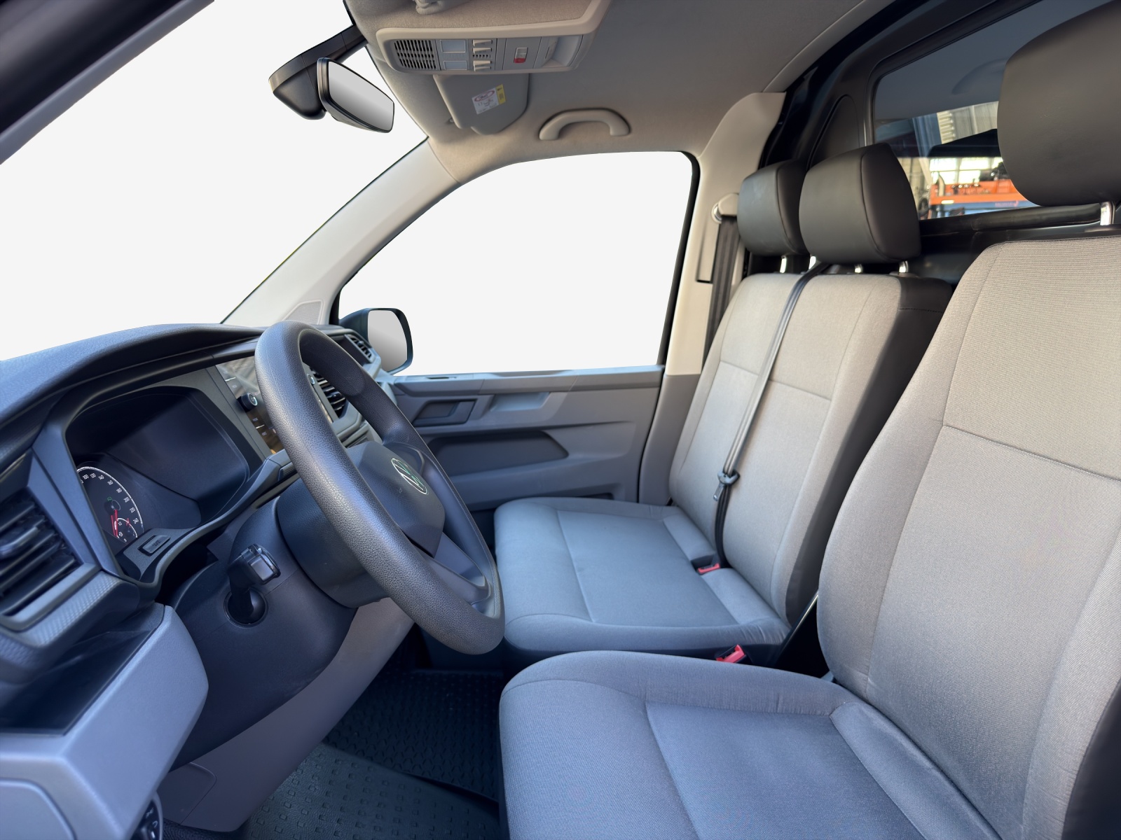 VW T6.1 2.0 TDI DSG-image-7