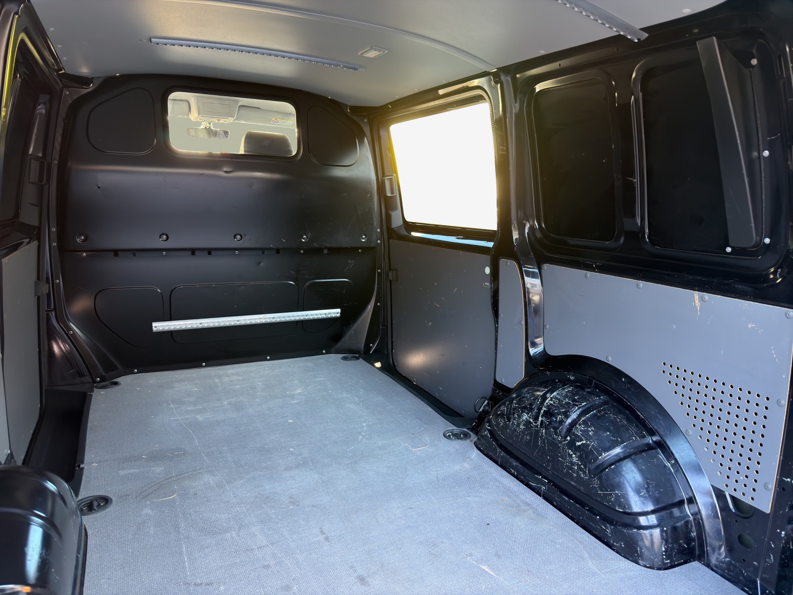 VW T6.1 2.0 TDI DSG-image-13