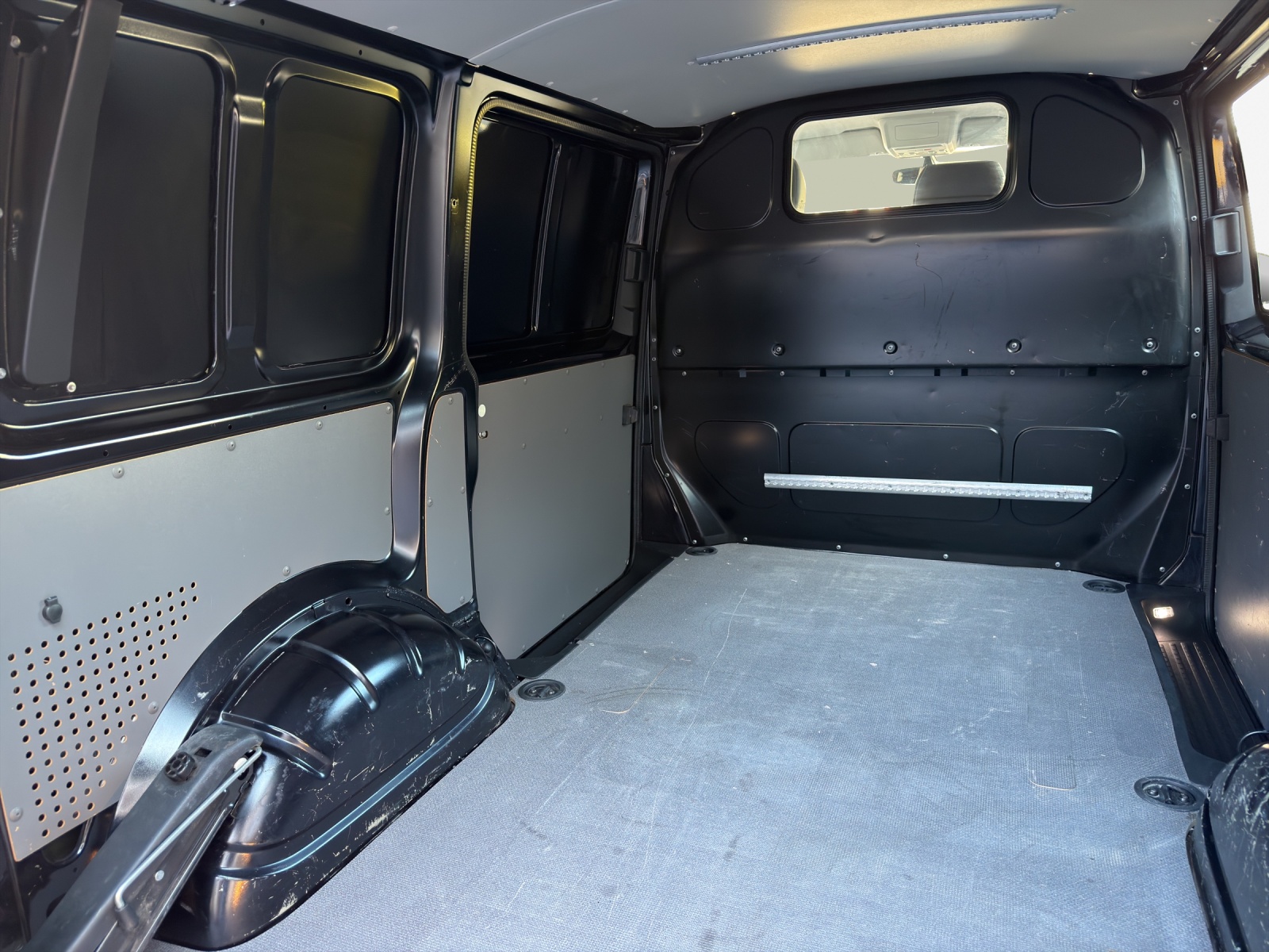 VW T6.1 2.0 TDI DSG-image-14