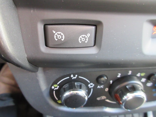 DACIA Duster 1.5 dCi Ambiance 4x4-image-11