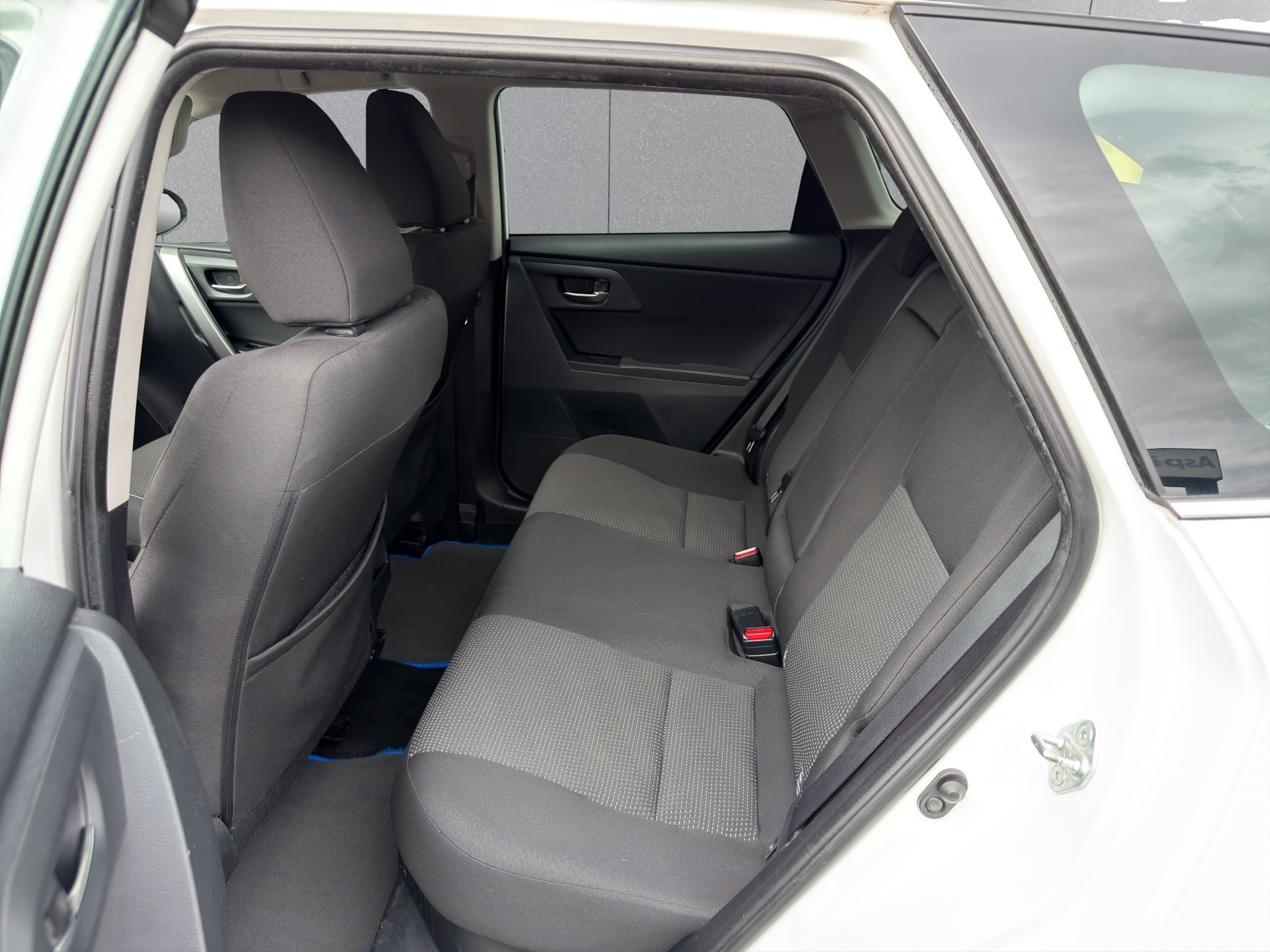 TOYOTA Auris Touring Sports 1.8 16V HSD Linea Luna-image-15