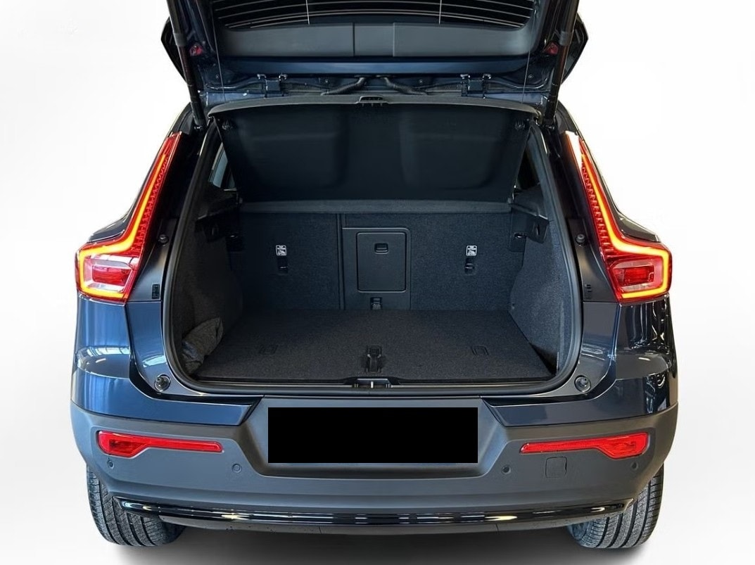 VOLVO XC40 B3 Benzin Mild Hybrid Plus Dark DCT-image-5