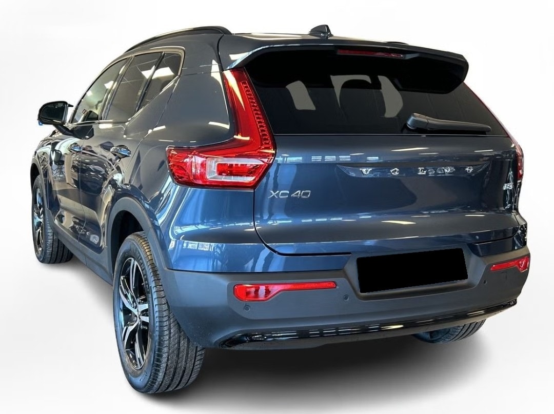 VOLVO XC40 B3 Benzin Mild Hybrid Plus Dark DCT-image-1