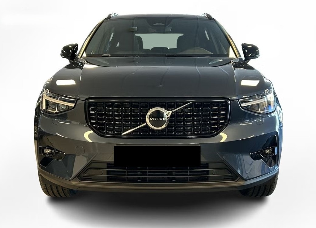 VOLVO XC40 B3 Benzin Mild Hybrid Plus Dark DCT-image-3