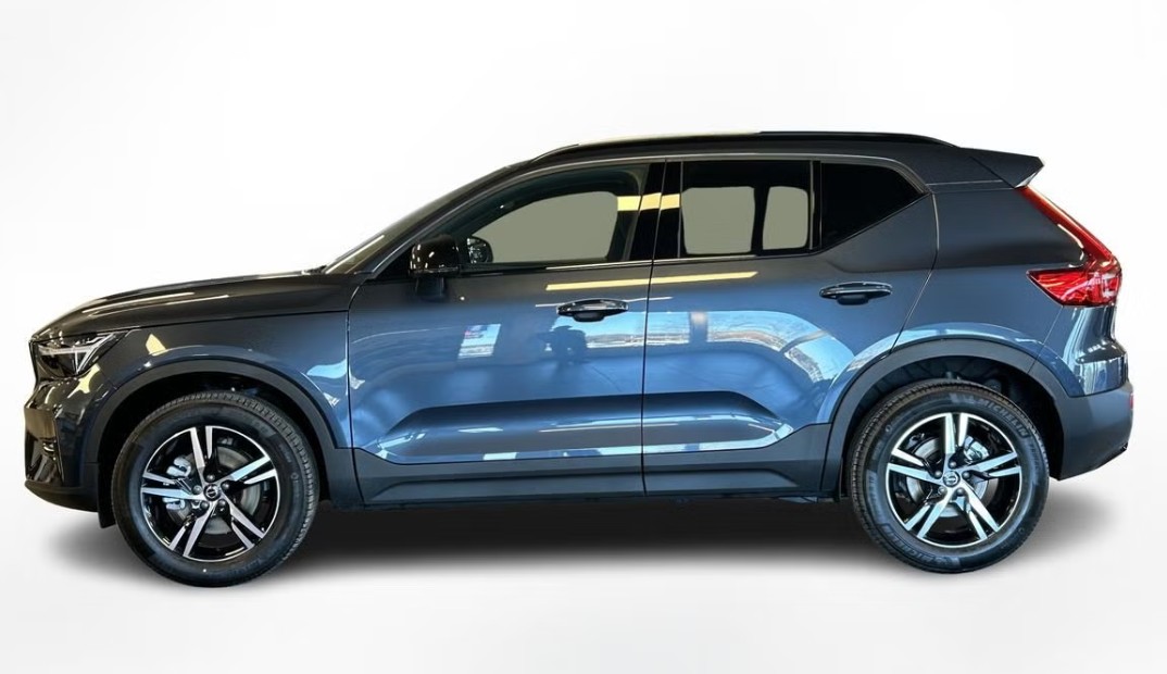 VOLVO XC40 B3 Benzin Mild Hybrid Plus Dark DCT-image-2