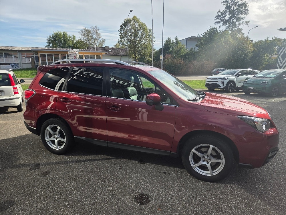 SUBARU Forester 2.0i Executive Lineartronic-image-5