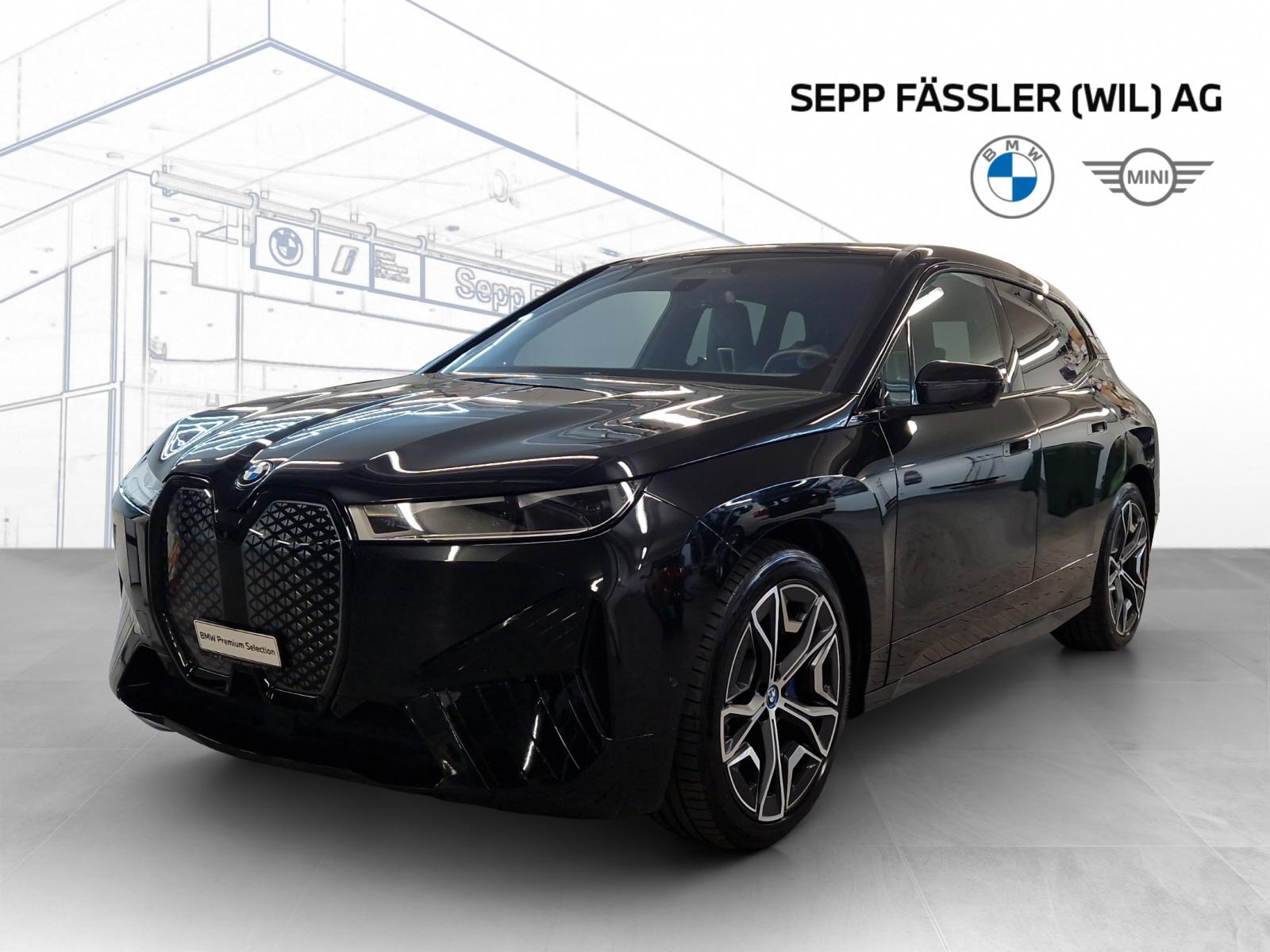 BMW iX xDrive50 (SUV / Geländewagen)