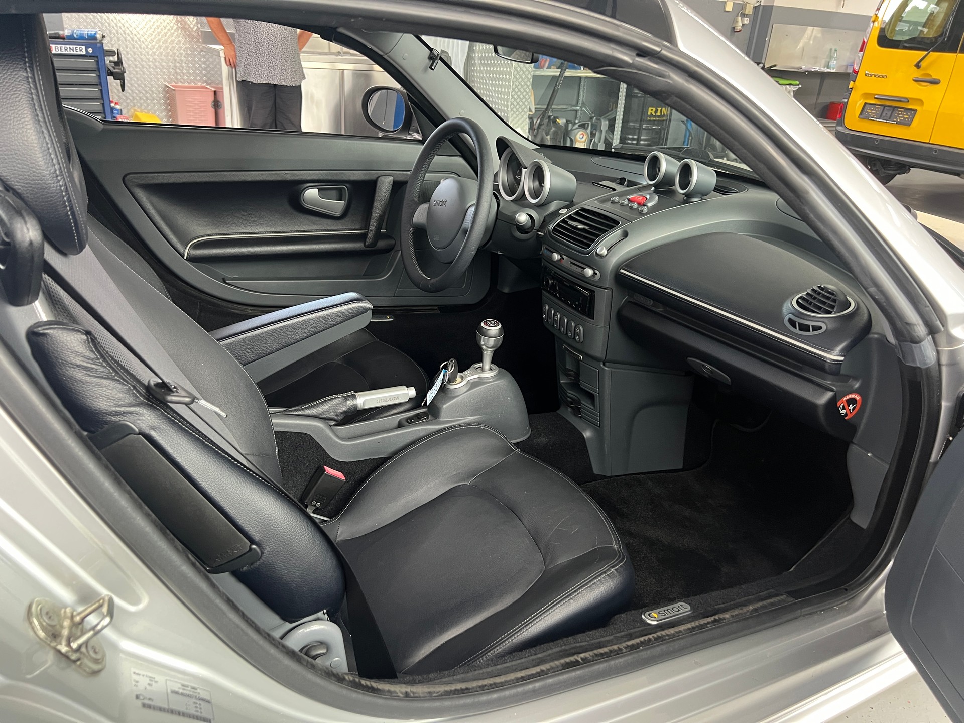 SMART roadster brabus-image-7