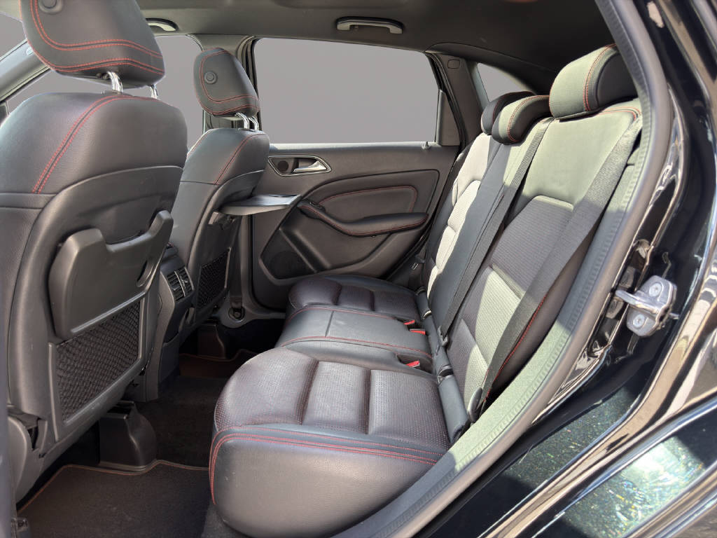 MERCEDES-BENZ B 220 AMG Line 4m-image-10
